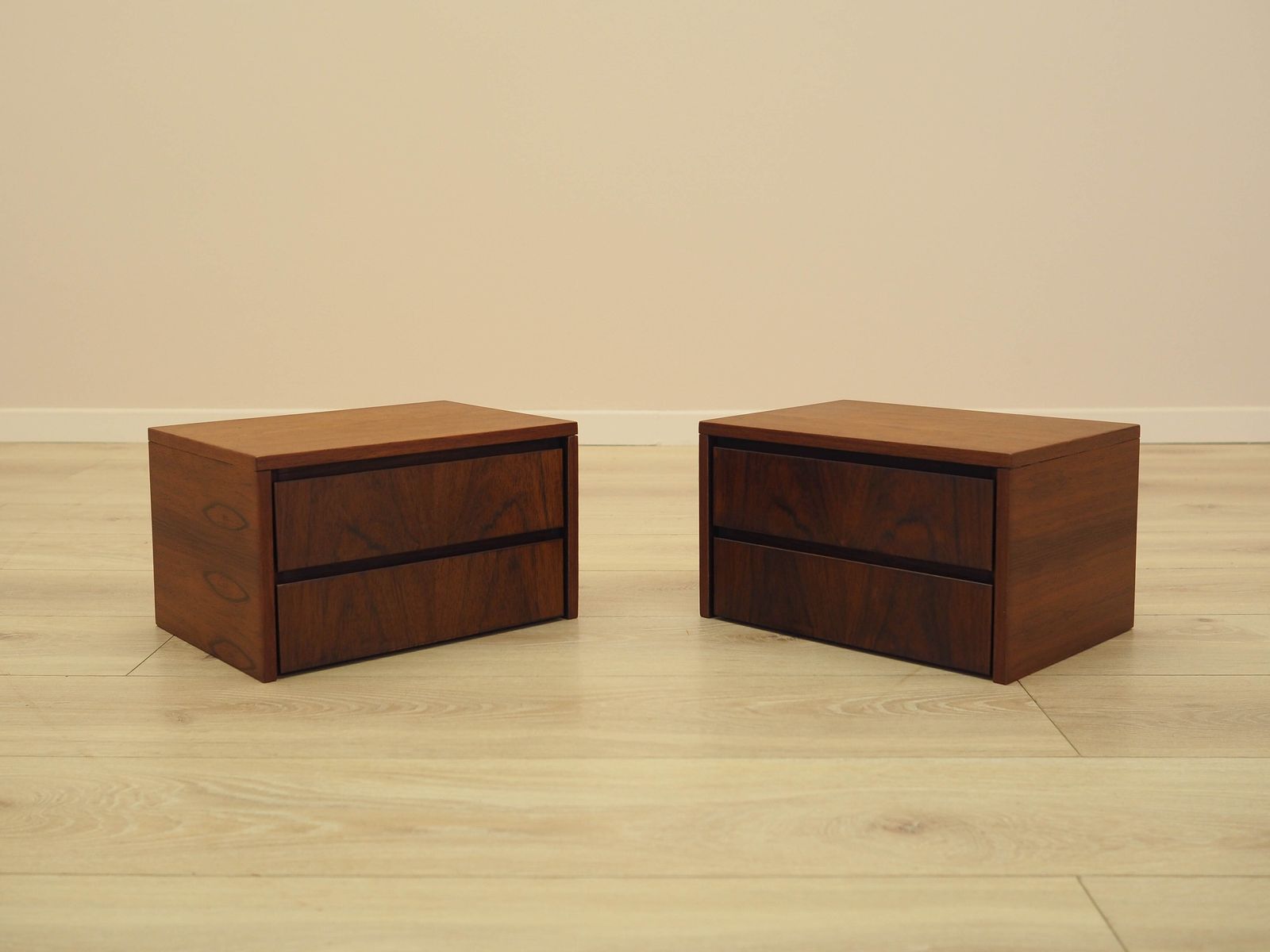 Set van twee wandkasten, Deens design, jaren 1970, gemaakt in Denemarken photo buy