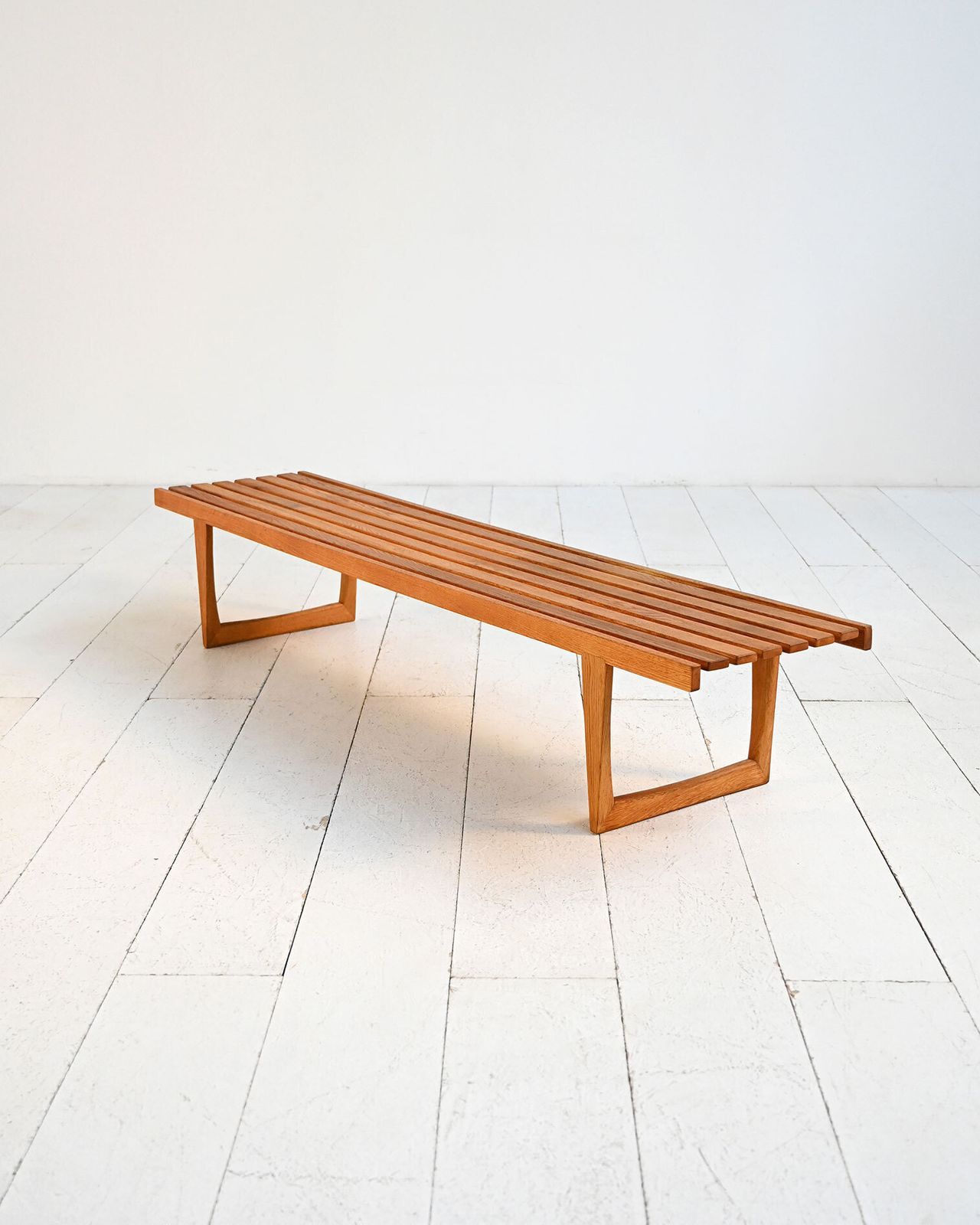 "Tokyo" model bank van Yngvar Sandström voor NK, jaren 1960 photo furniture