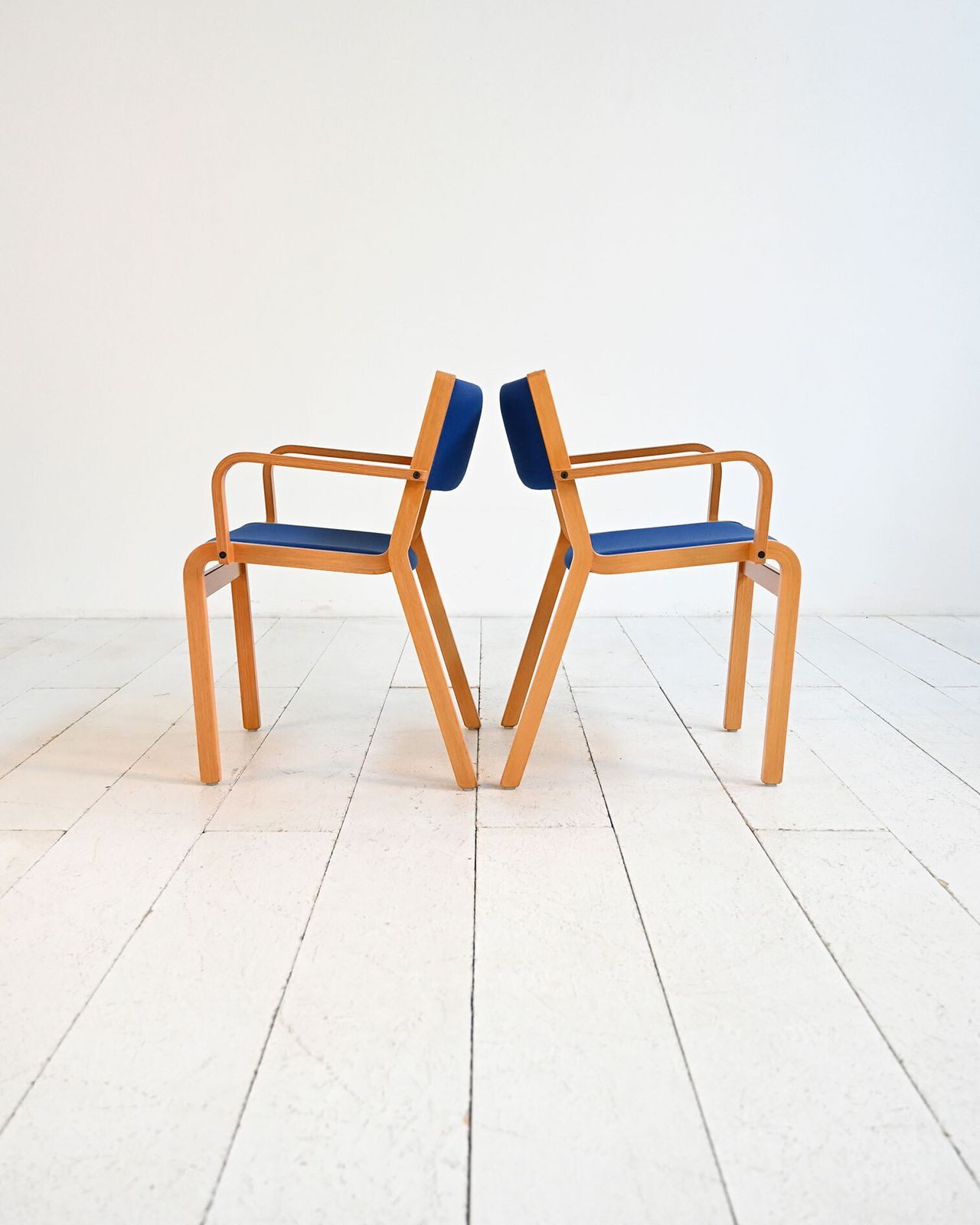 Set van acht stoelen van Magnus Olesen, eind 20e eeuw photo for sale