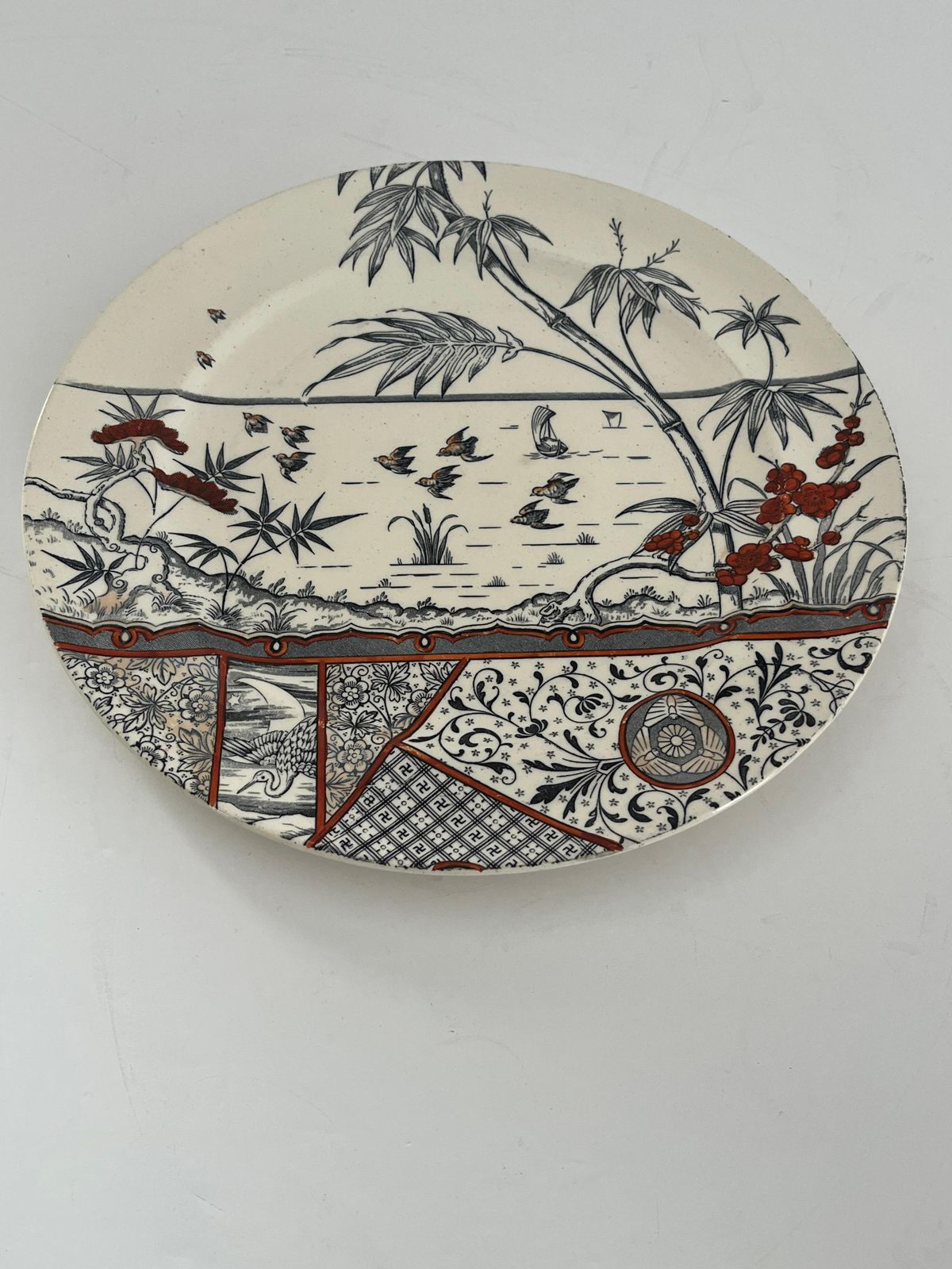 Groot bord van Gildea & Walker, Melbourne Pat'n Pottery, Aesthetic Movement, 1881 photo vinterior