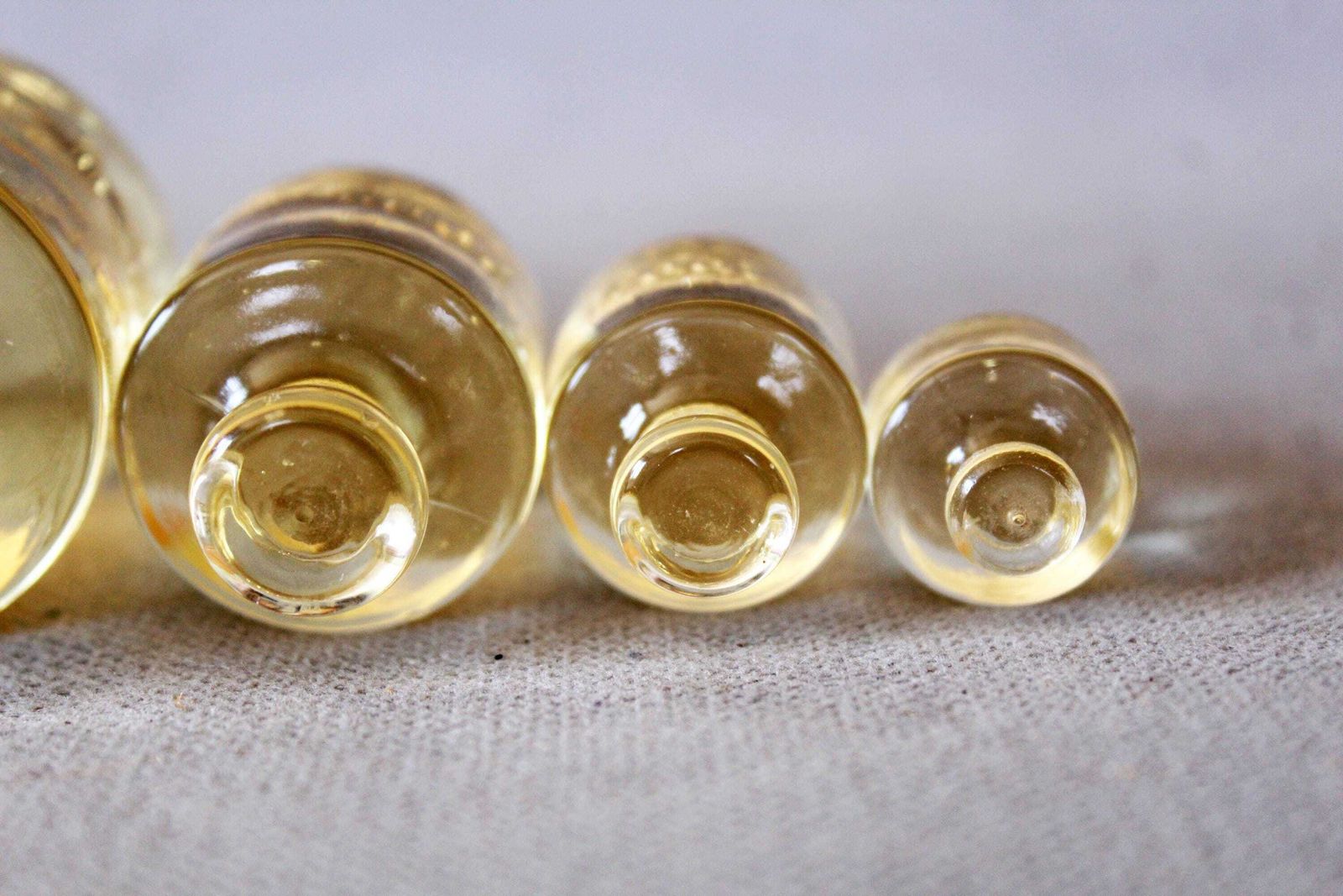 photo buy Lot de 5 poids de balance de pharmacie d'époque en verre, de 1 kg à 50 g, France