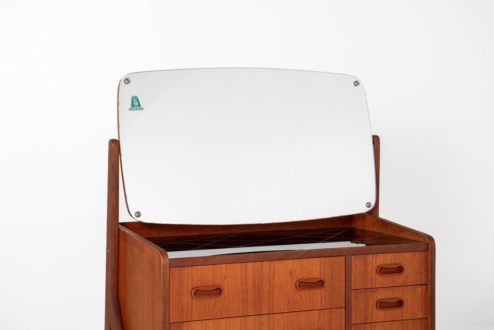 Deense Mid-Century Teak Kaptafel Met Zwart Glazen Blad, jaren 1960 photo for sale