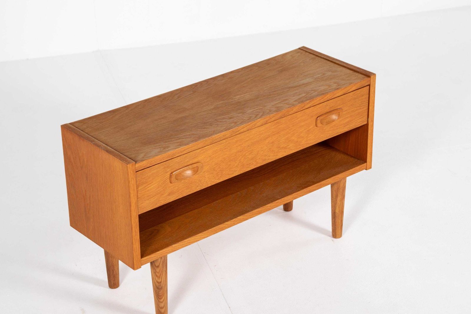 Deens mid-century eiken entree- / gangkastje, jaren 1960 photo vinterior