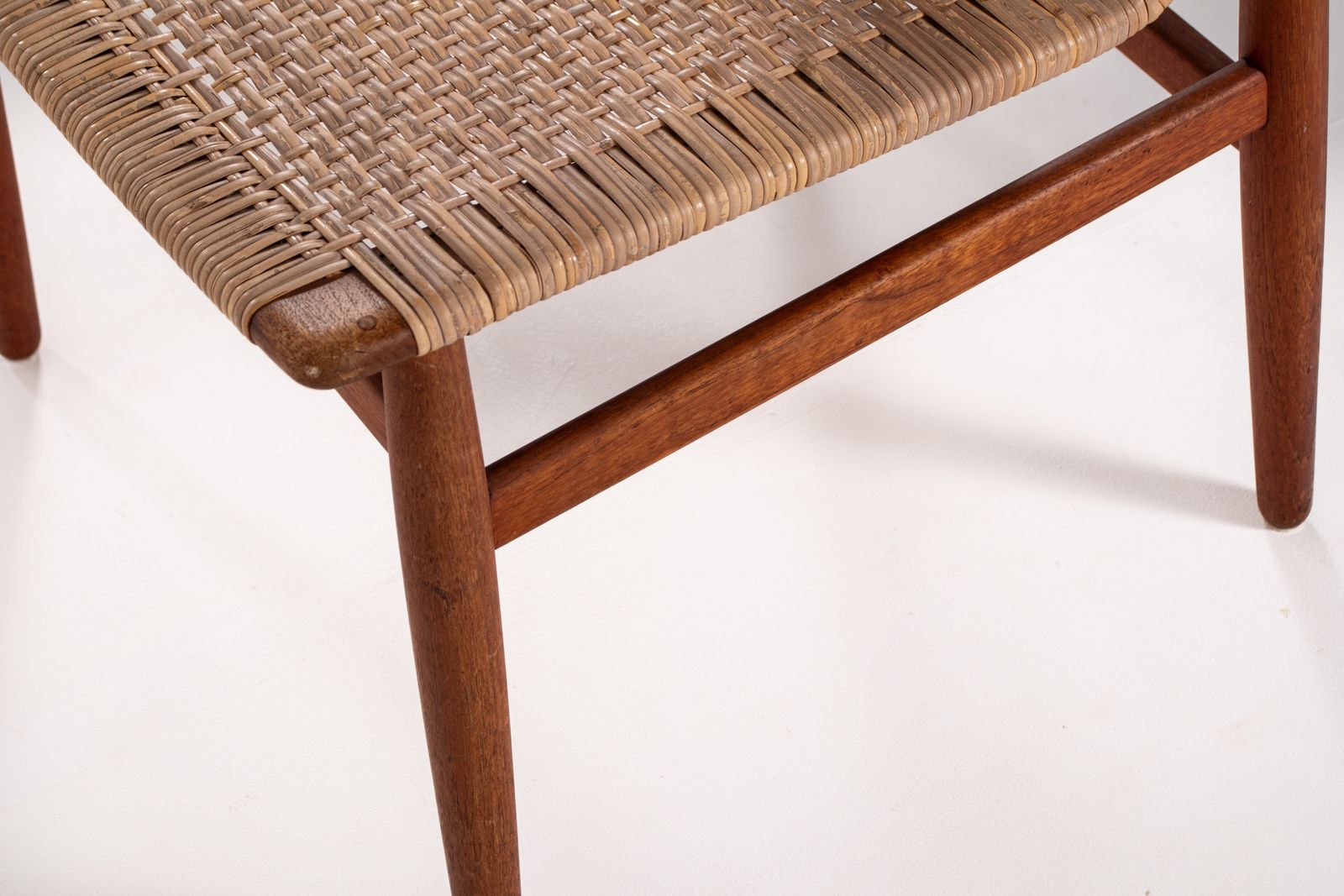 photo vintage Jørgen Høj Teak And Rattan Chair For Thorald Madsen, Copenhagen Denmark 1950's