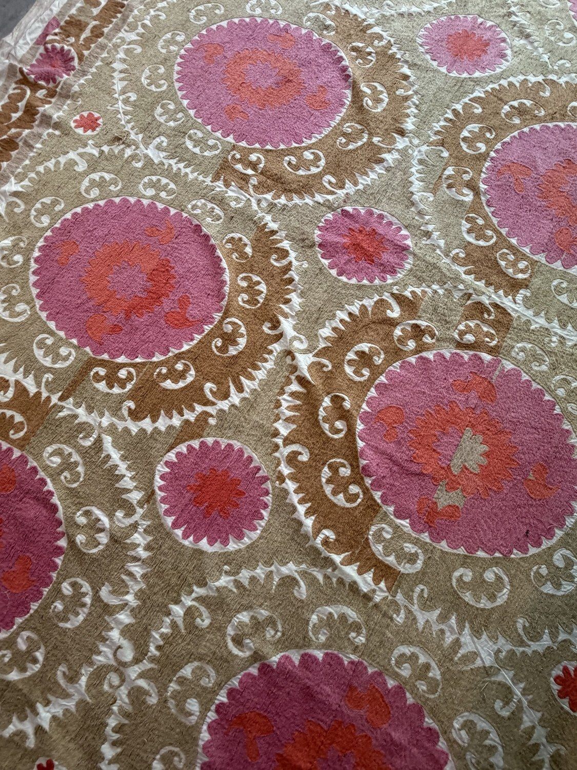 Boho roze beige Bukhara Suzani wandkleed 238 x 330 cm photo furniture
