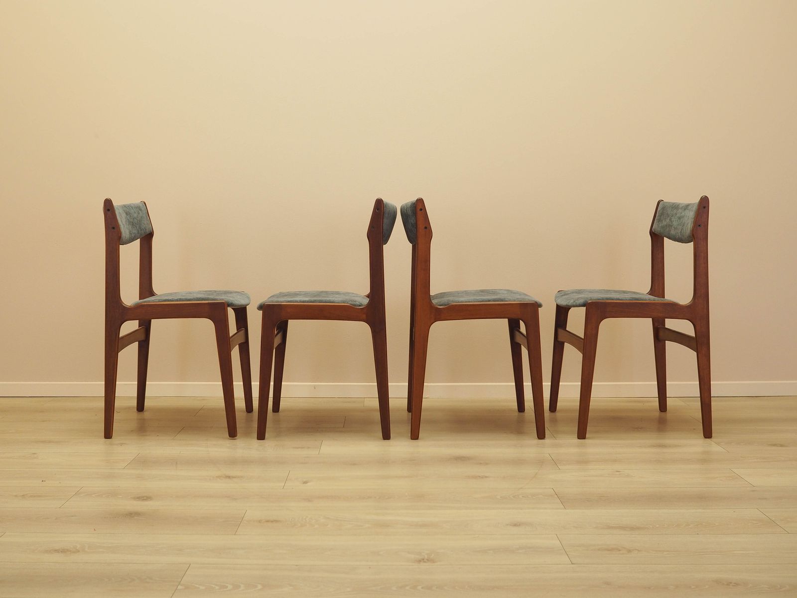 Set van vier teakhouten stoelen, Deens design, jaren 1970, gemaakt in Denemarken photo vinterior