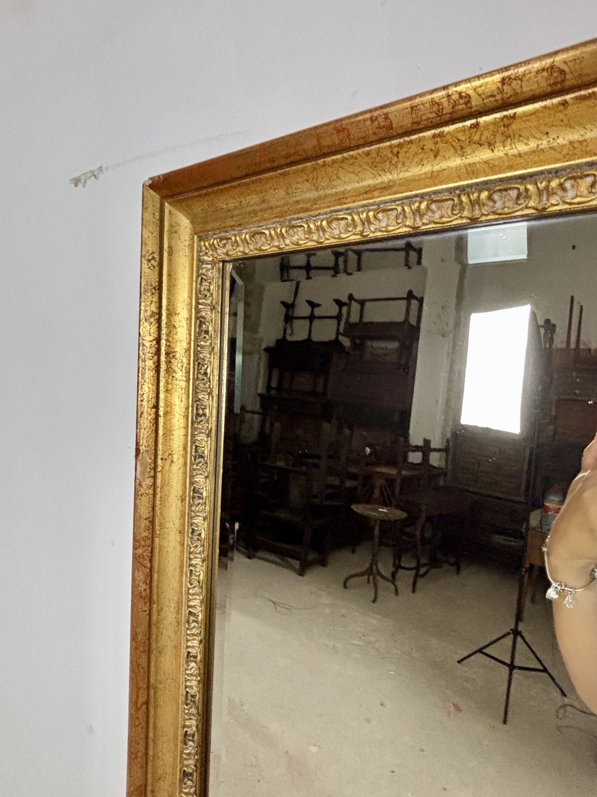 Grote Spaanse vergulde wandspiegel, midden 20e eeuw photo vinterior