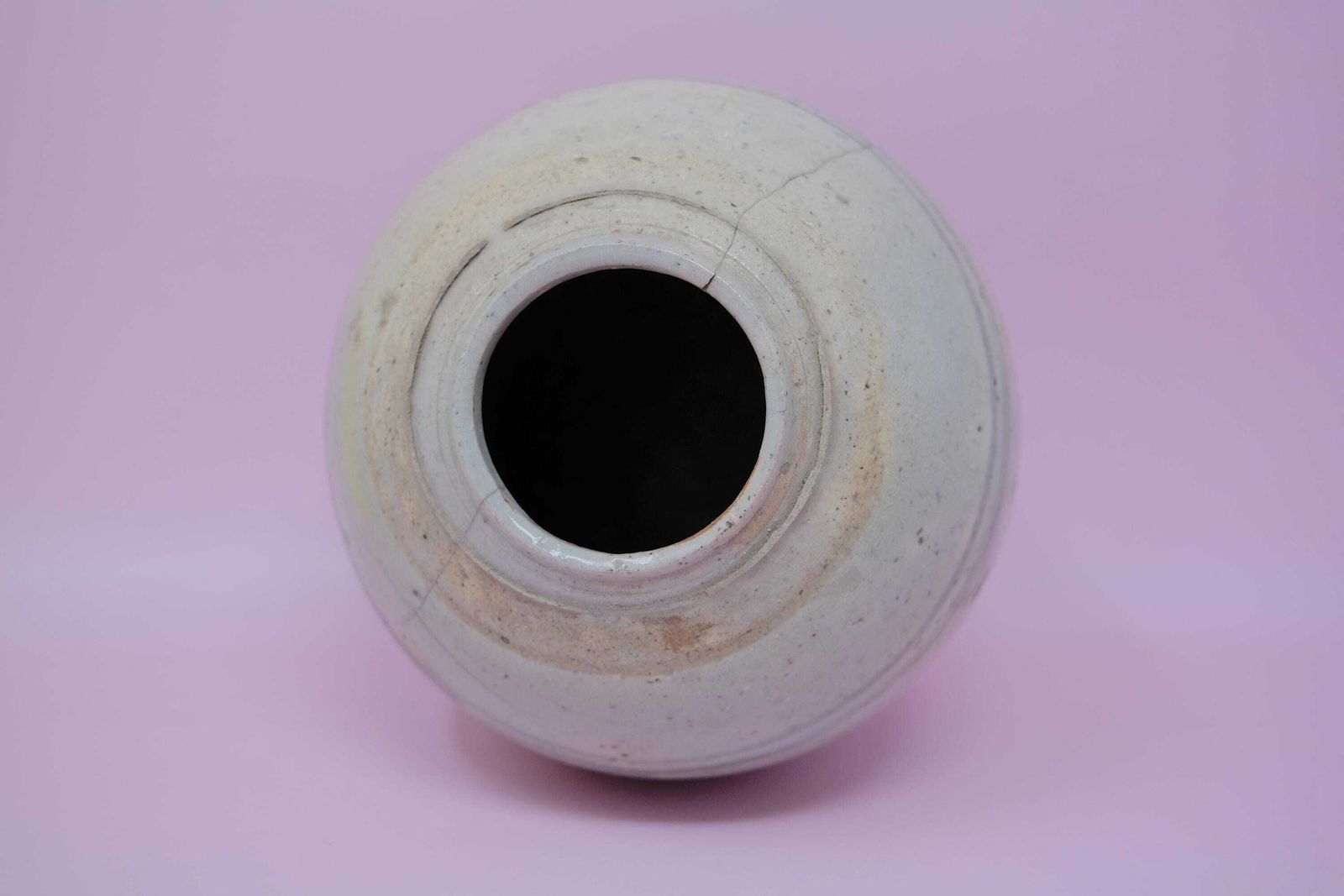 photo furniture Antiek Chinees steengoed pot | Bleke celadonglazuur, late Qing-dynastie