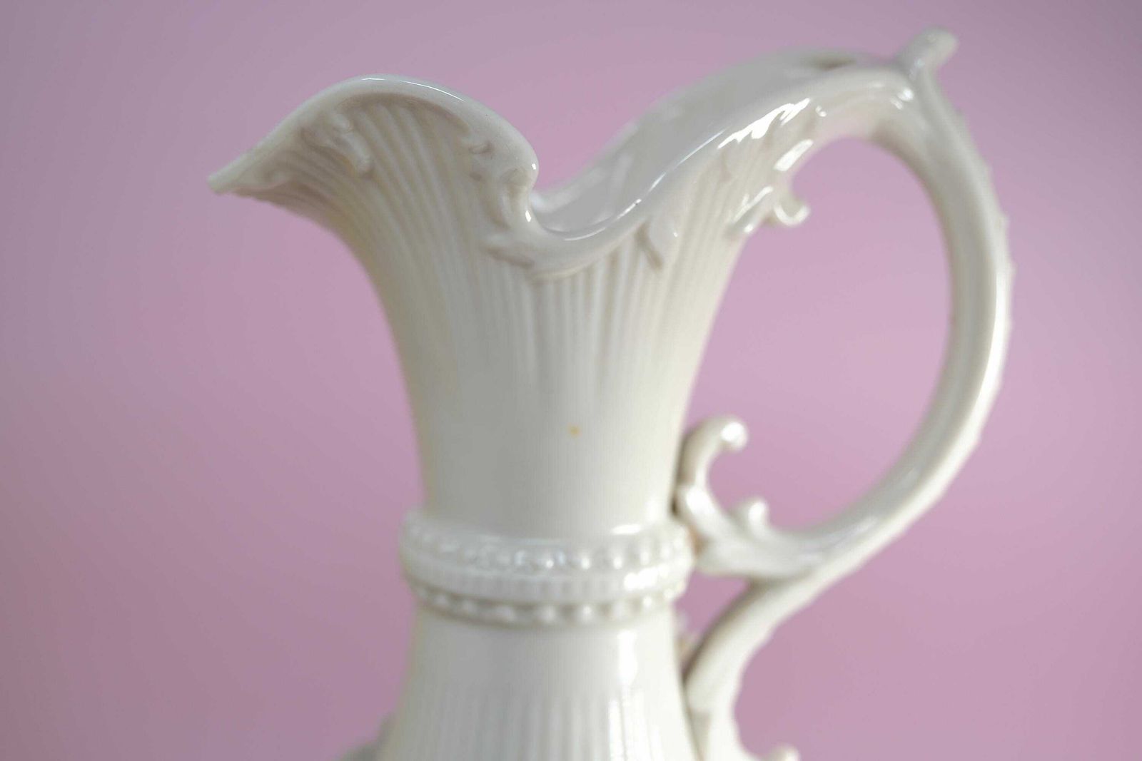 photo buy Belleek Keramieken Ewer met Bloemreliëf