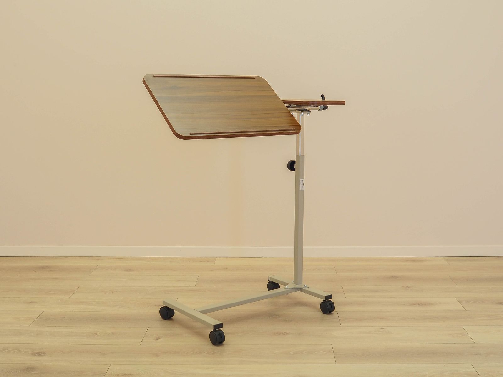 Notenstandaard, Deens design, jaren 2000, vervaardigd in Denemarken photo furniture