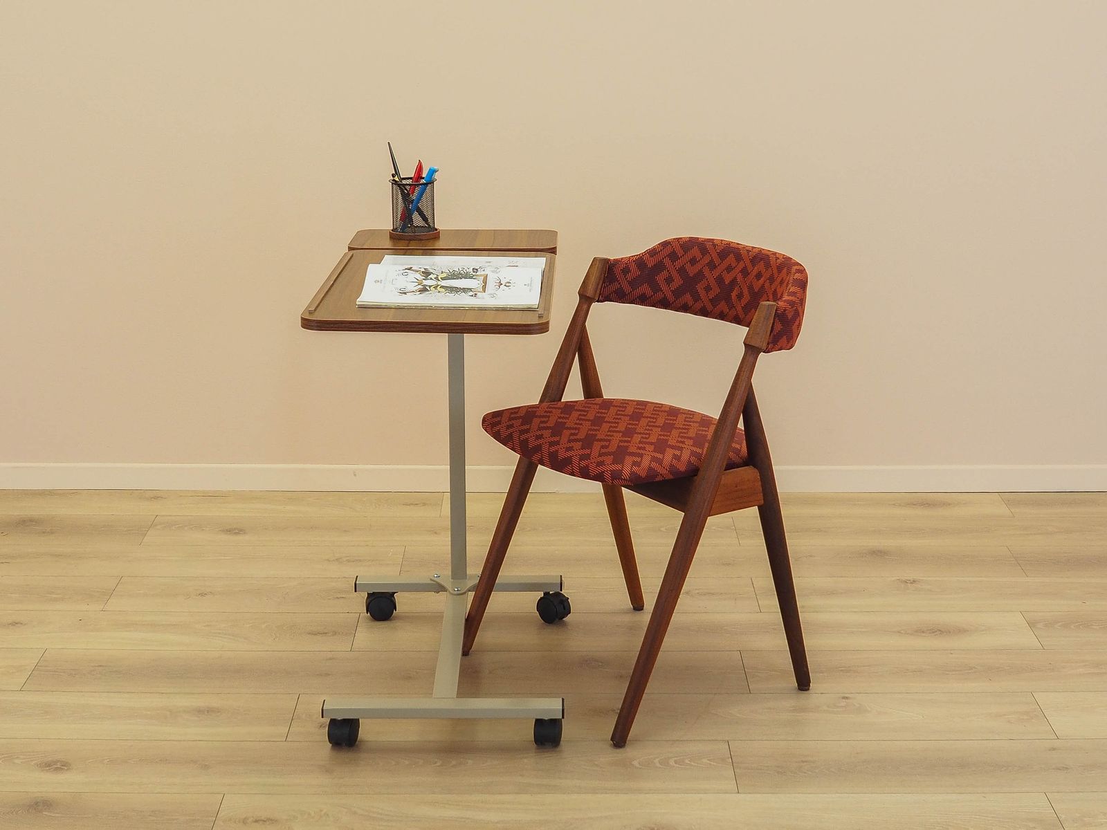 Notenstandaard, Deens design, jaren 2000, vervaardigd in Denemarken photo Meubels