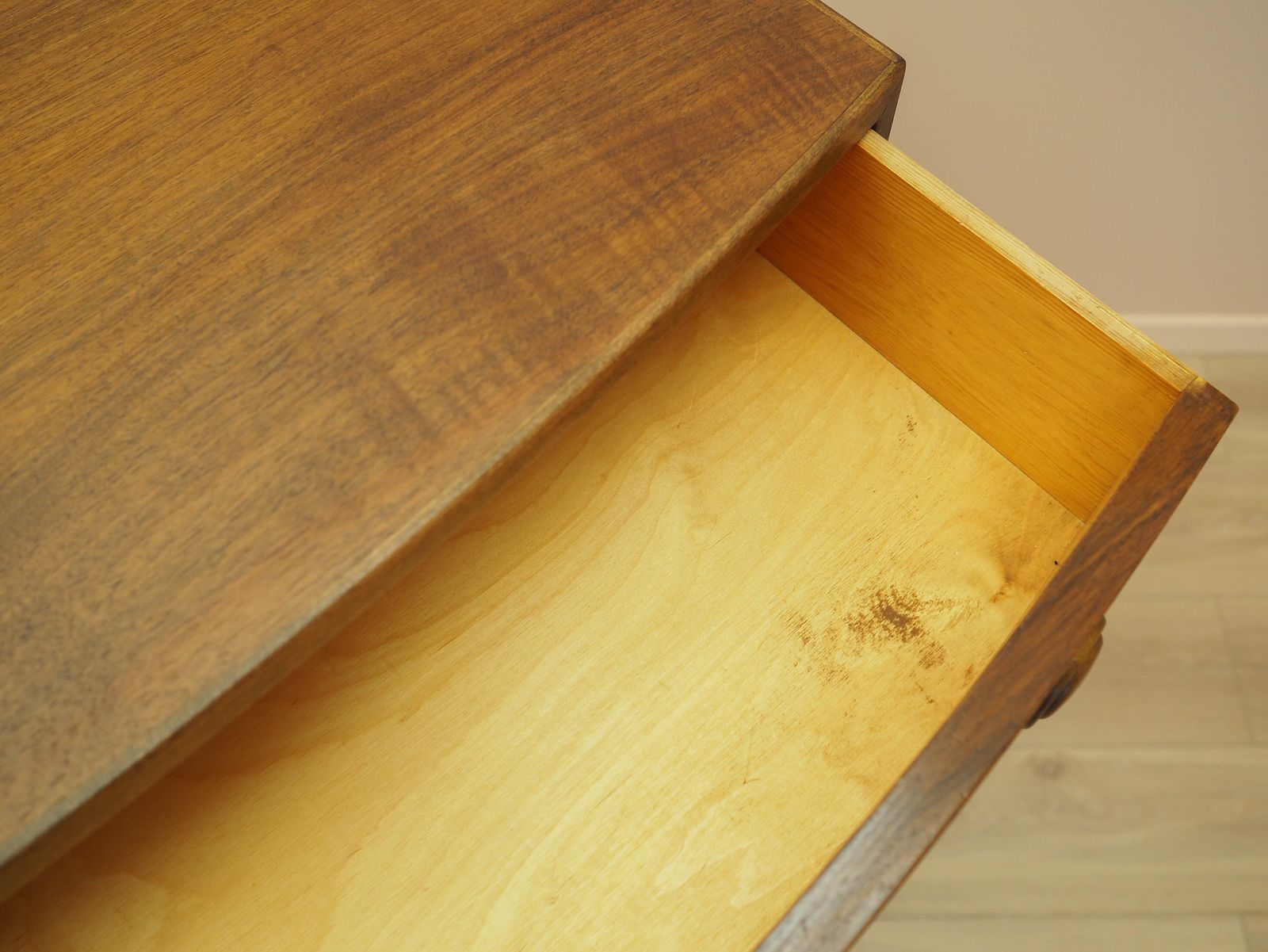 photo vintage Walnut Chest Of Drawers, Danish Design, 1960s, Designer: Kai Kristiansen.