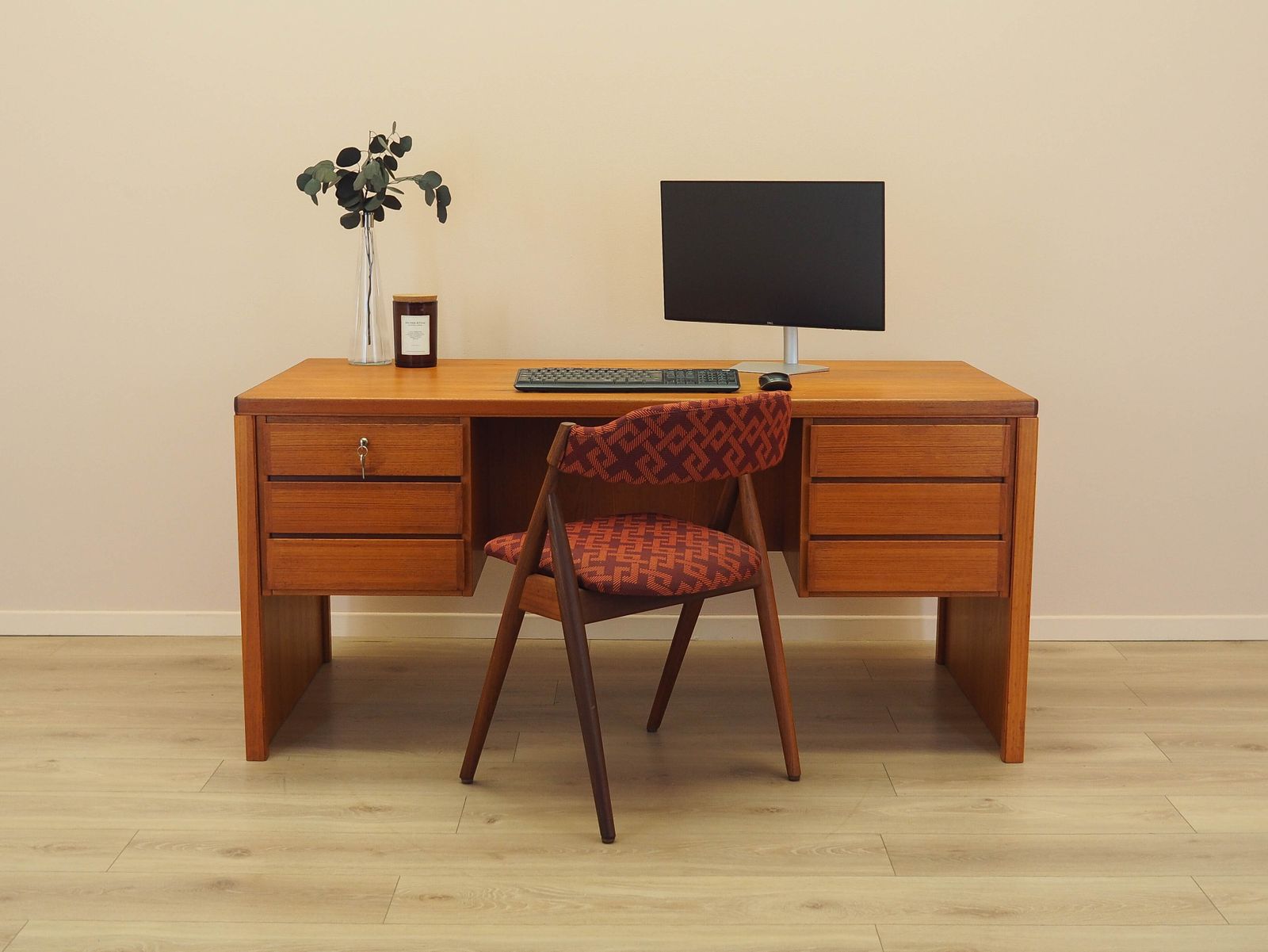 Teakhouten bureau, Deens design, jaren 1970, vervaardigd door Omann Jun. photo furniture