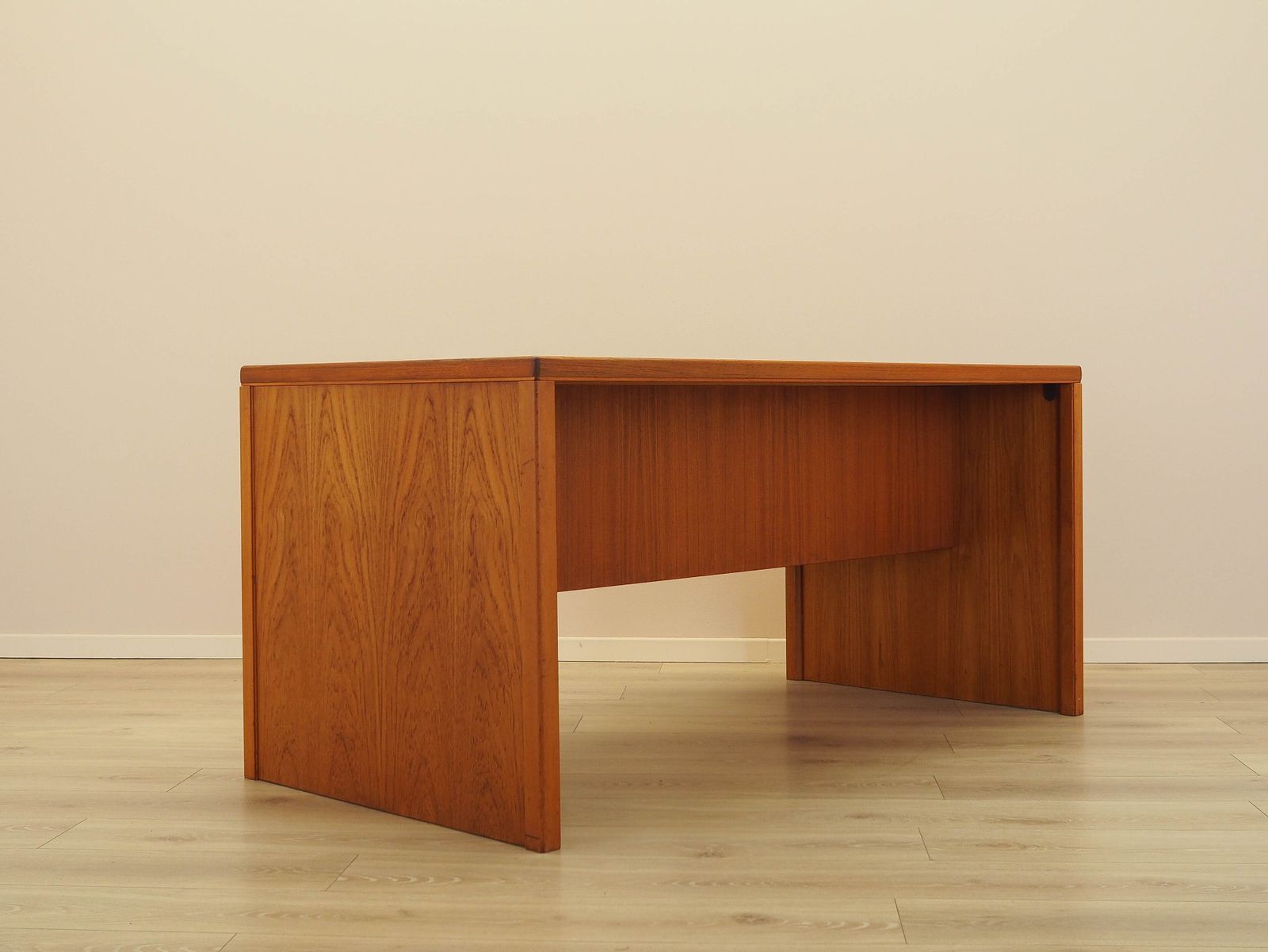 Teakhouten bureau, Deens design, jaren 1970, vervaardigd door Omann Jun. photo vintage