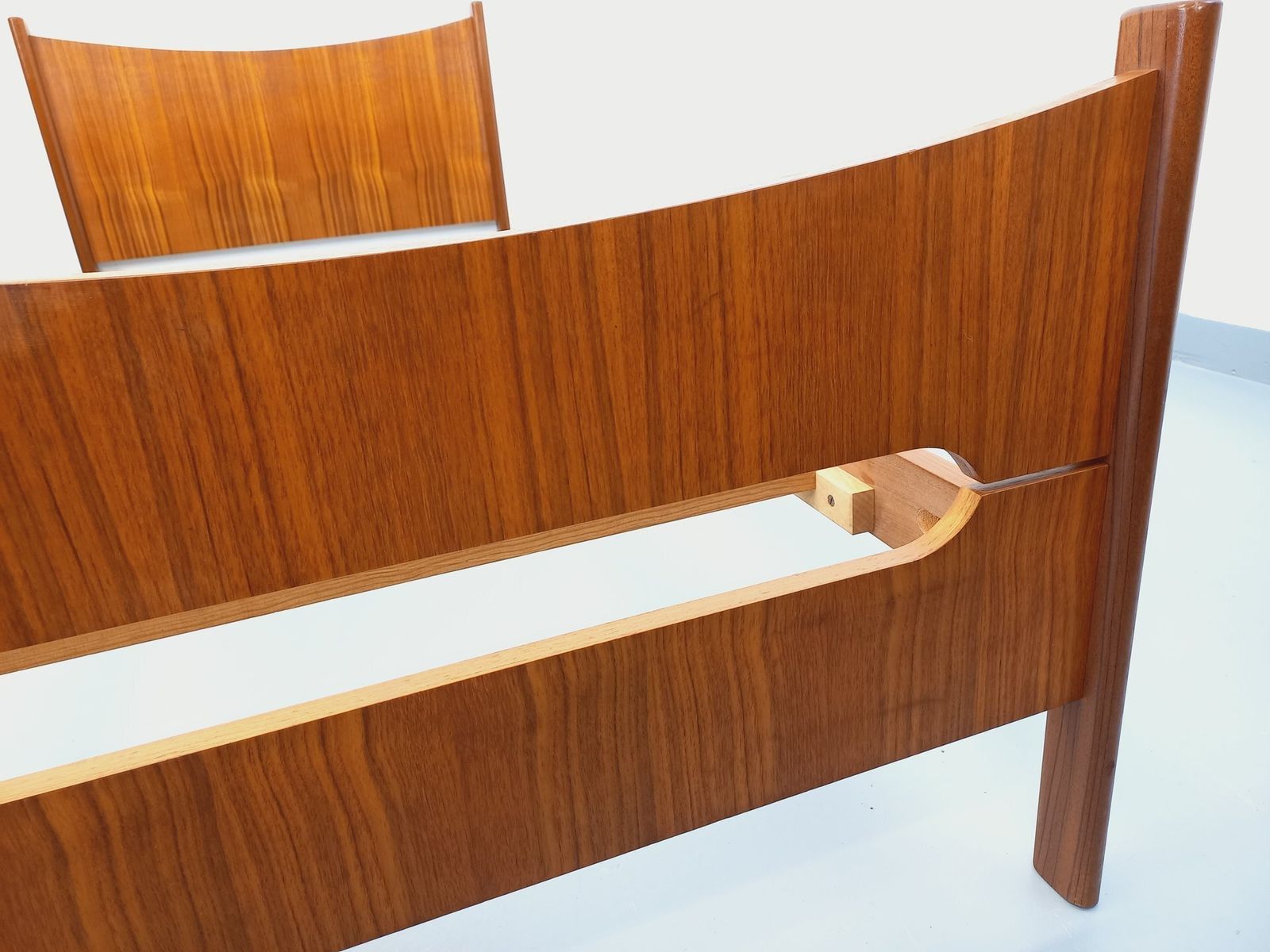 Scandinavisch eenpersoonsledikant in teak photo 702.0