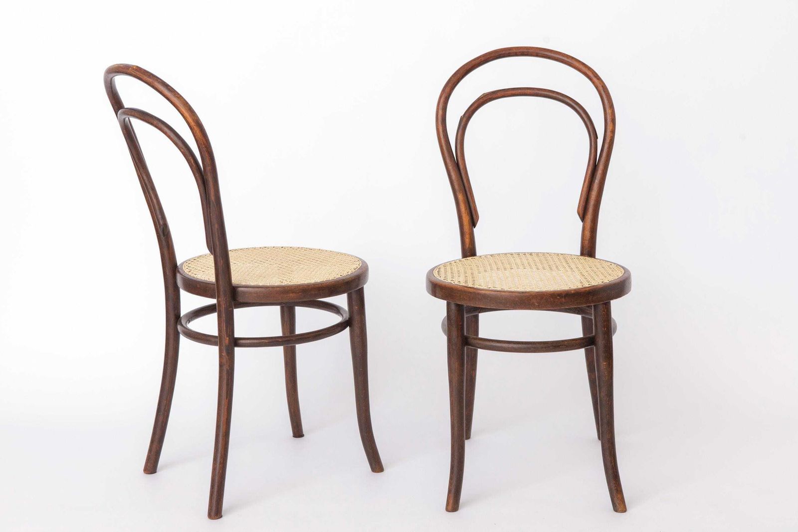 Set van 2 antieke Thonet bentwood stoelen, Weense caféstoelen, begin 20e eeuw, Oostenrijkse stoelen, gerestaureerde rieten zittingen photo 811.0