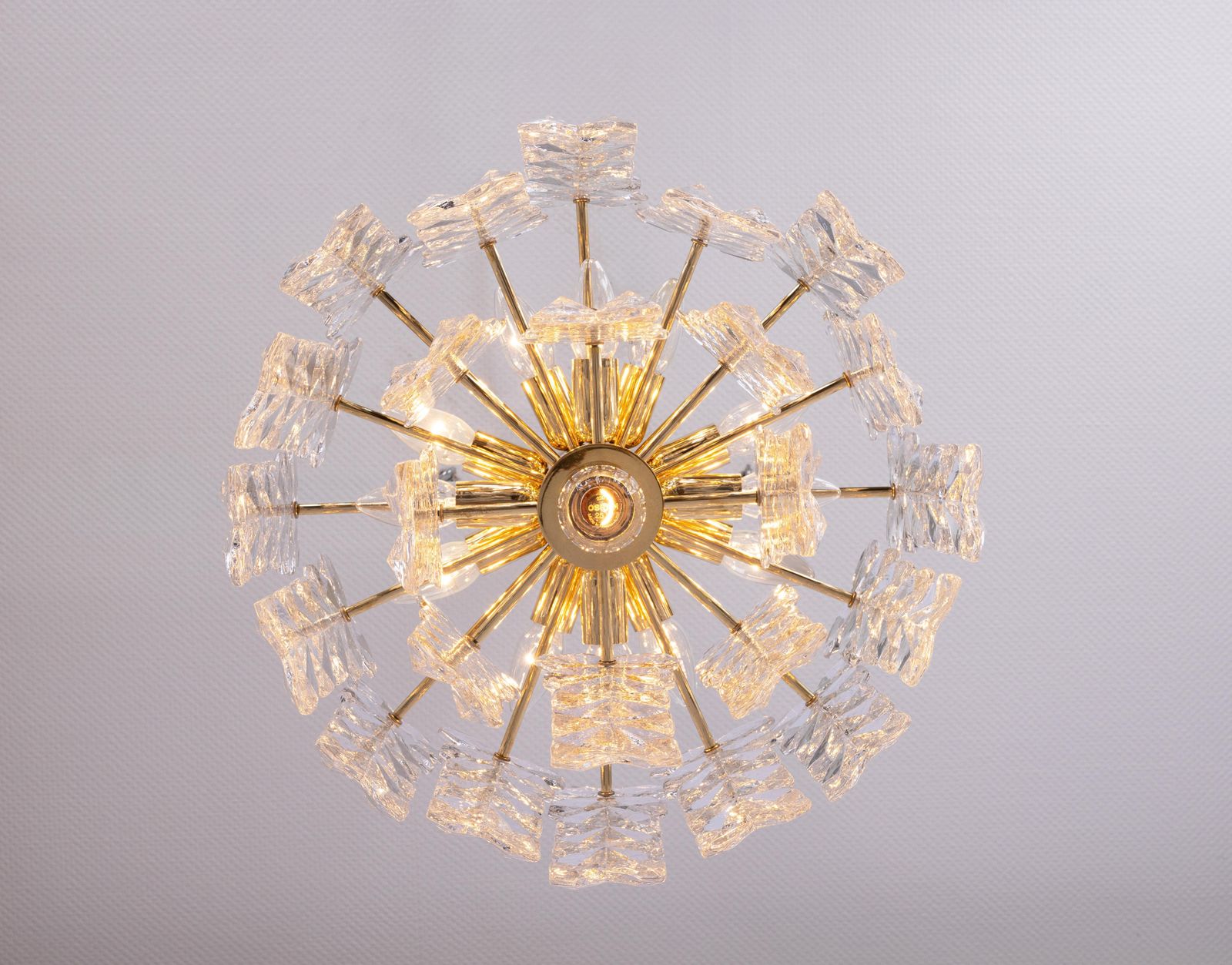 2501.0 Large Gilt Brass, Crystal Glass Chandelier Palma, Kalmar, Austria, 1970s photo