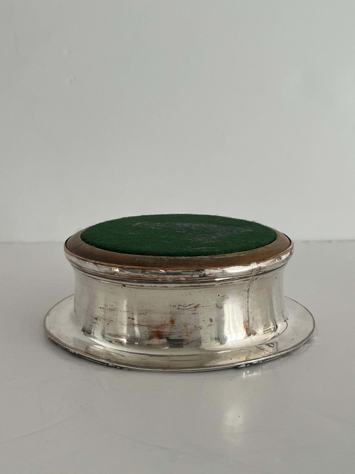 Paar Georgische wijncoasters van zilver en Sheffield plate, ca. 1790 photo vinterior