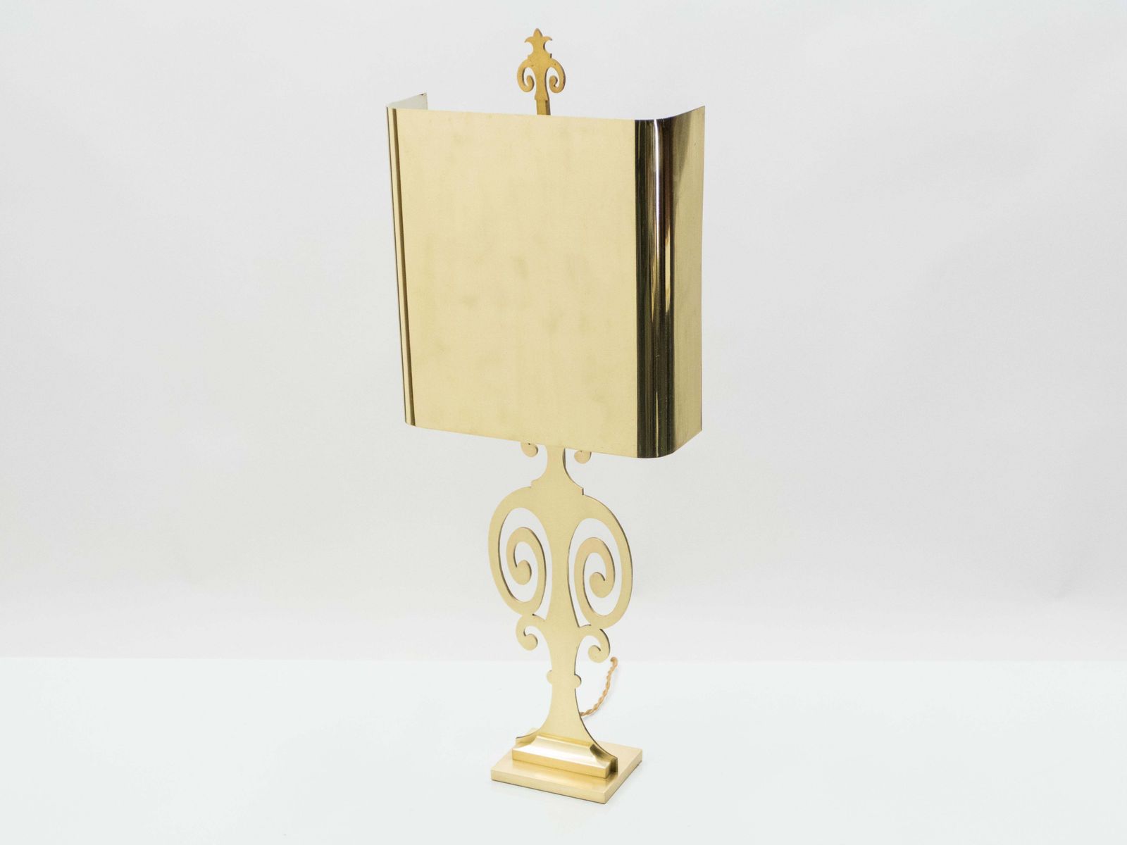 Lampe Maison Charles néoclassique en laiton, années 1970 photo furniture