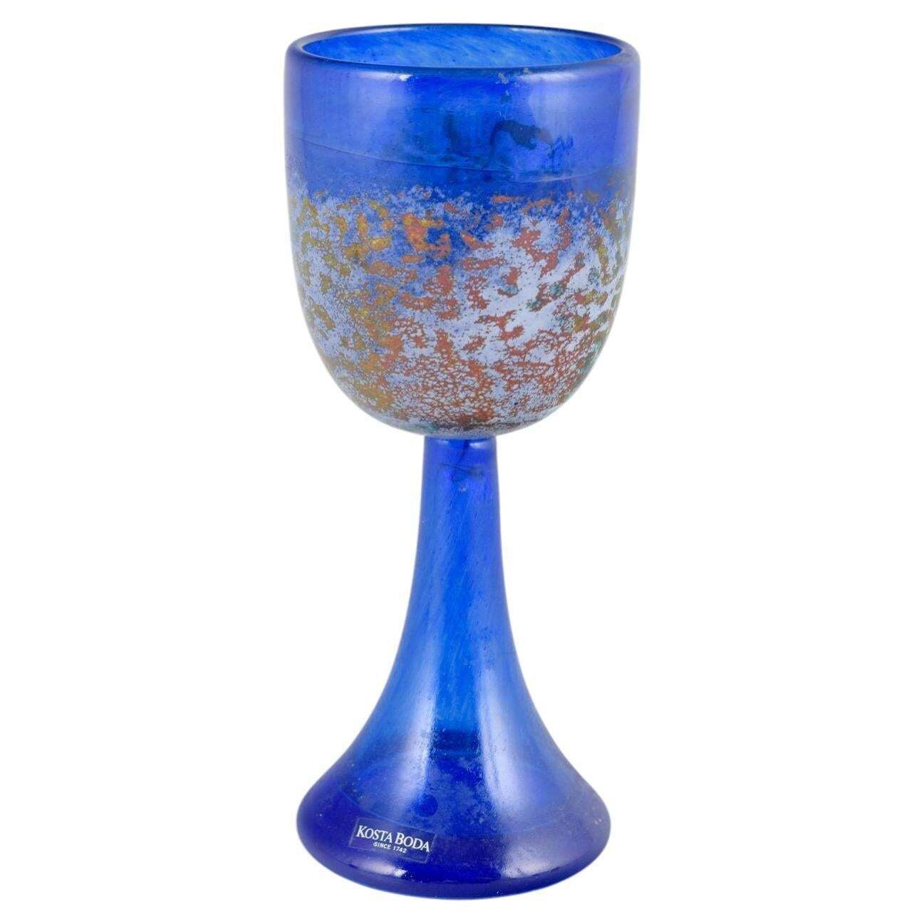 Verre à vin Kjell Engman pour Kosta Boda en verre d'art bleu, années 1980/90.