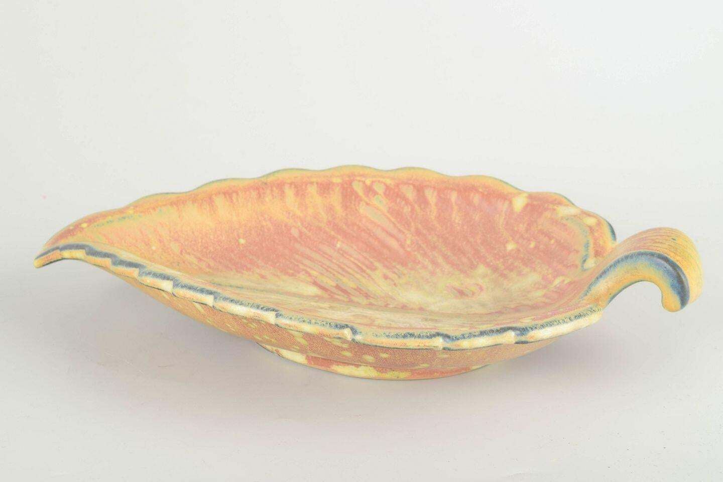 Coupe en forme de feuille Gunnar Nylund pour Rörstrand, en grès, milieu du XXe siècle. photo furniture