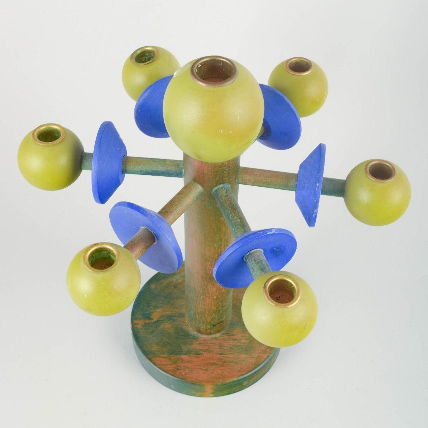 Lisa Larson voor Sandbergs, Nora Stad Sweden. Kleurrijke houten kandelaar. jaren 1980 photo furniture