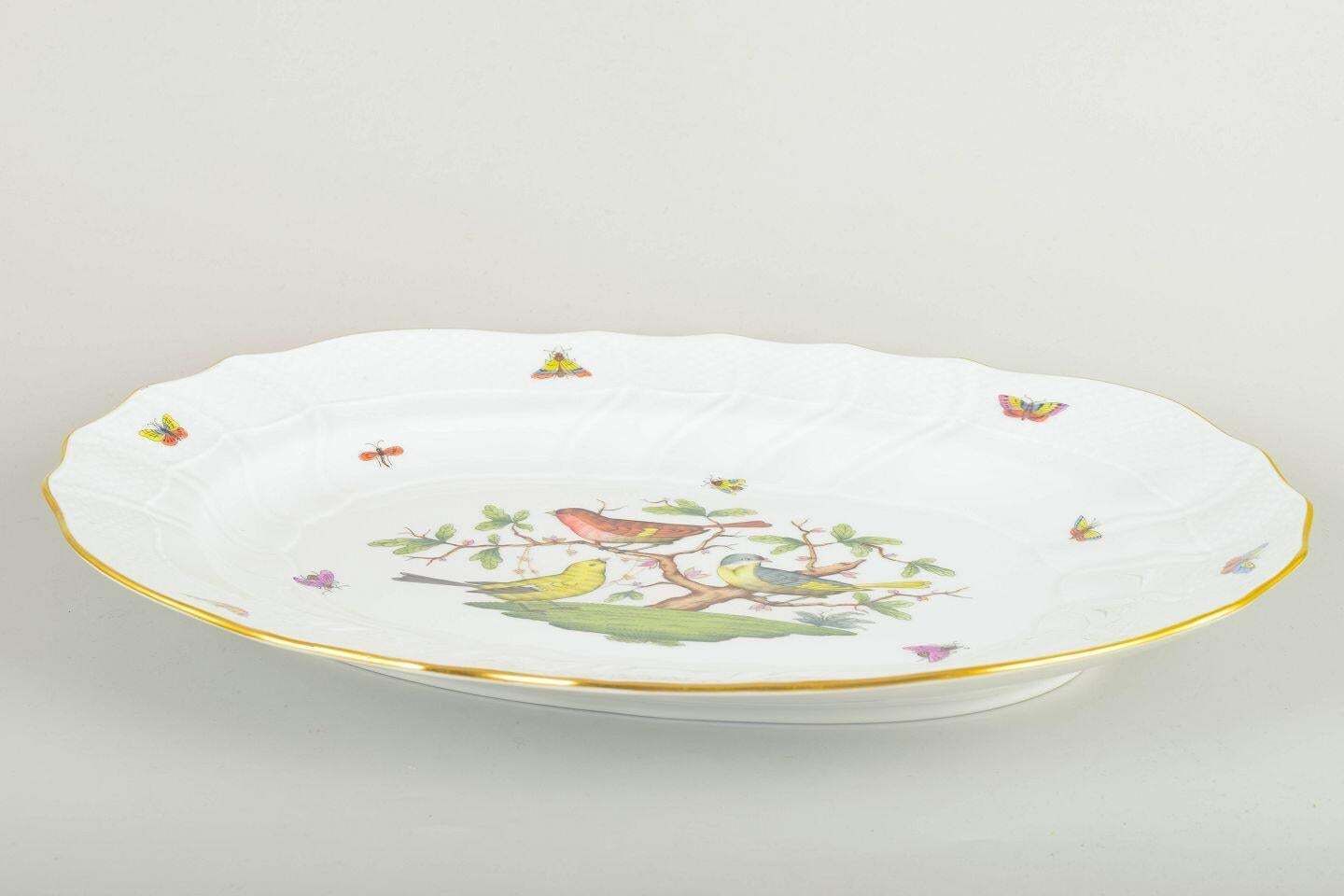 Herend, Hongrie. Grand plat de service ovale « Rothschild Bird ». Milieu du XXe siècle. photo furniture