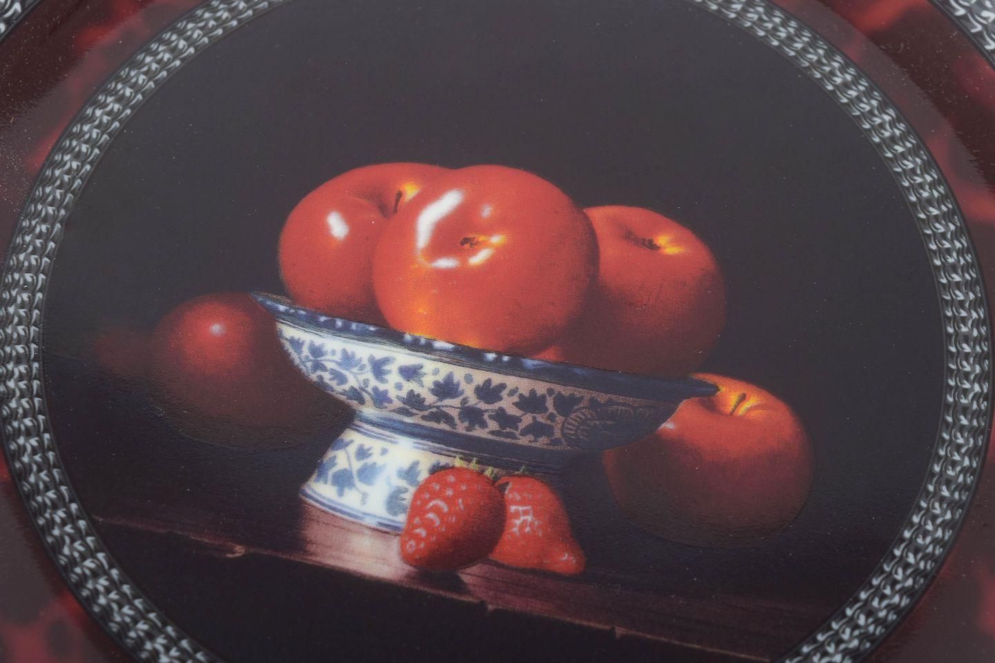 Jean Claude Chauray pour Bernardaud Limoges. Série de quatre assiettes en porcelaine. photo for sale