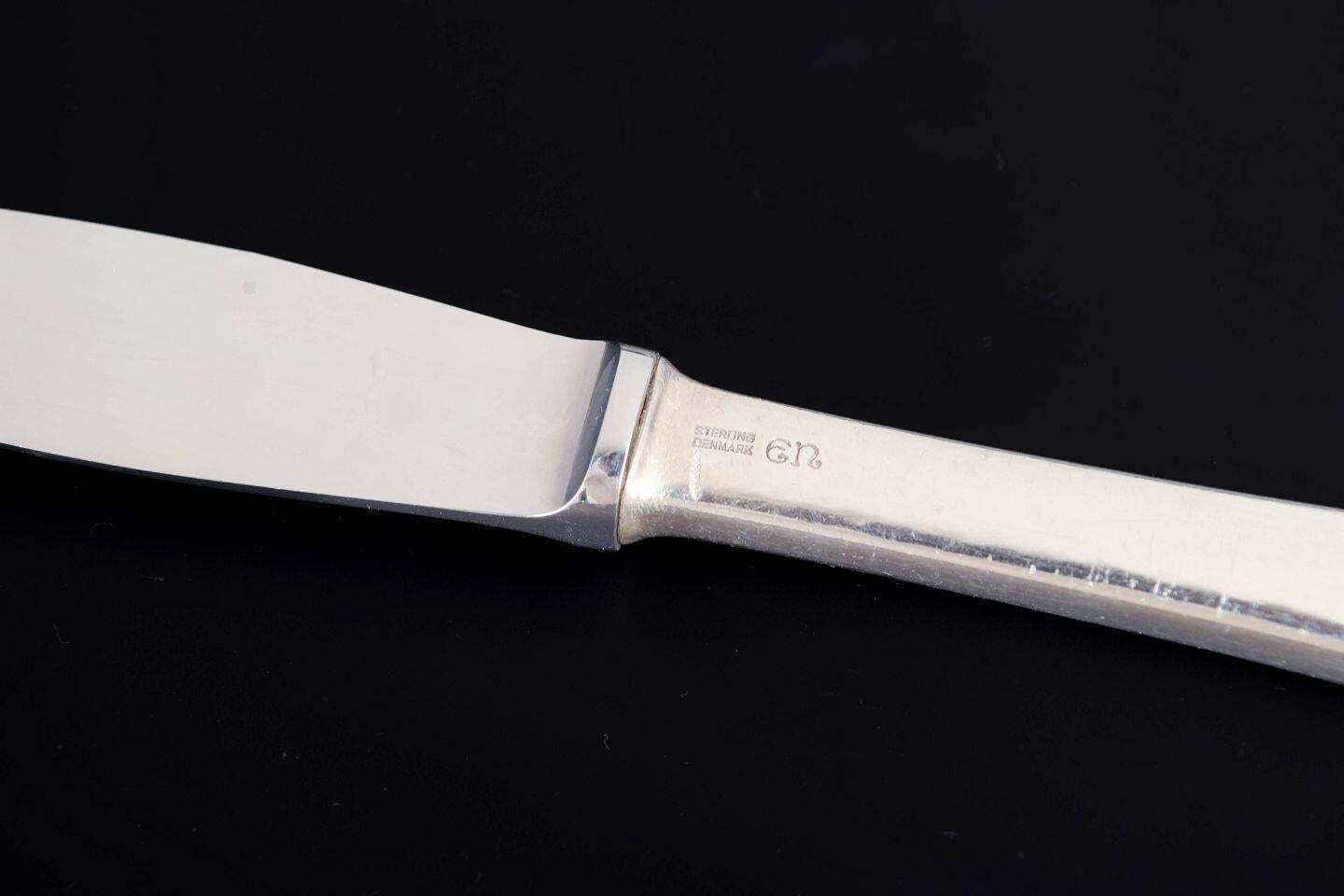 Evald Nielsen. Ensemble de trois couteaux de table en argent sterling et acier inoxydable photo 424.0