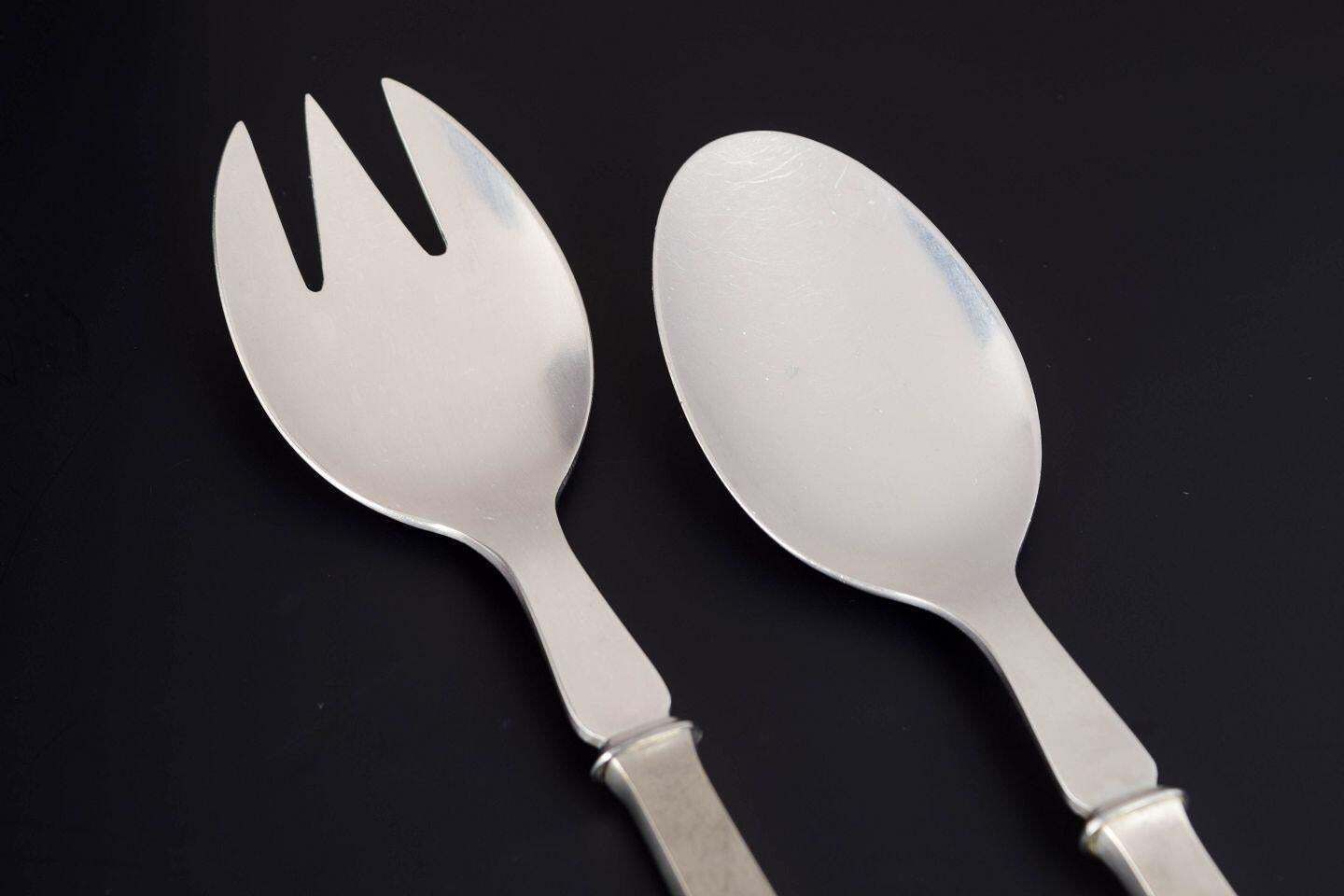 Evald Nielsen, Denemarken. Saladeset in zilver en roestvrij staal. Jaren 1930 photo furniture