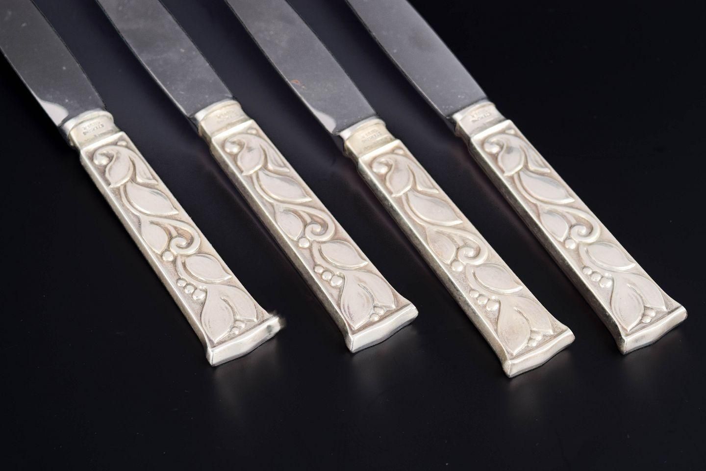 Evald Nielsen. Ensemble de quatre couteaux à fruits en argent sterling et acier inoxydable. photo for sale
