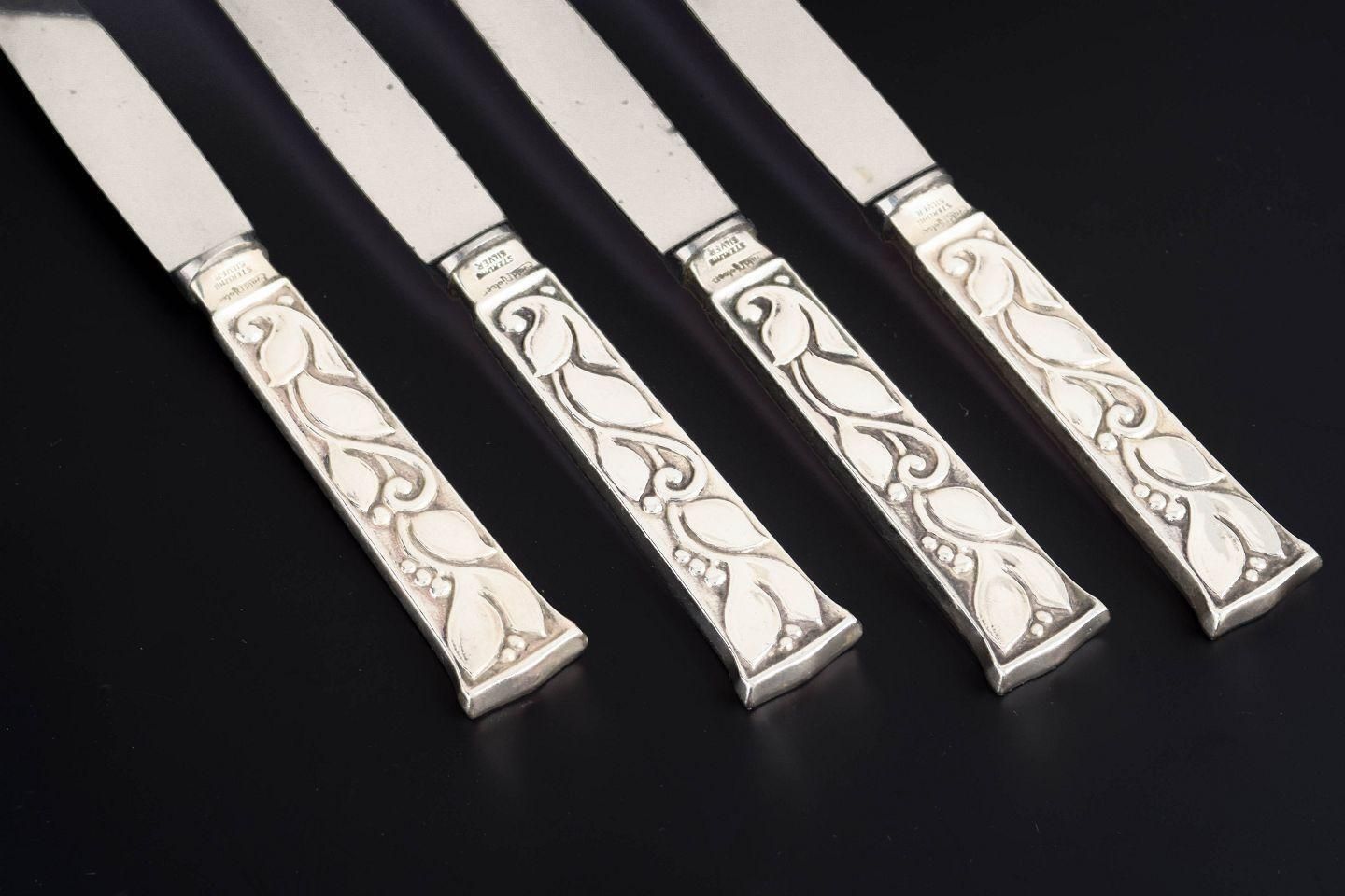 Evald Nielsen. Ensemble de quatre couteaux à fruits en argent sterling et acier inoxydable. photo for sale