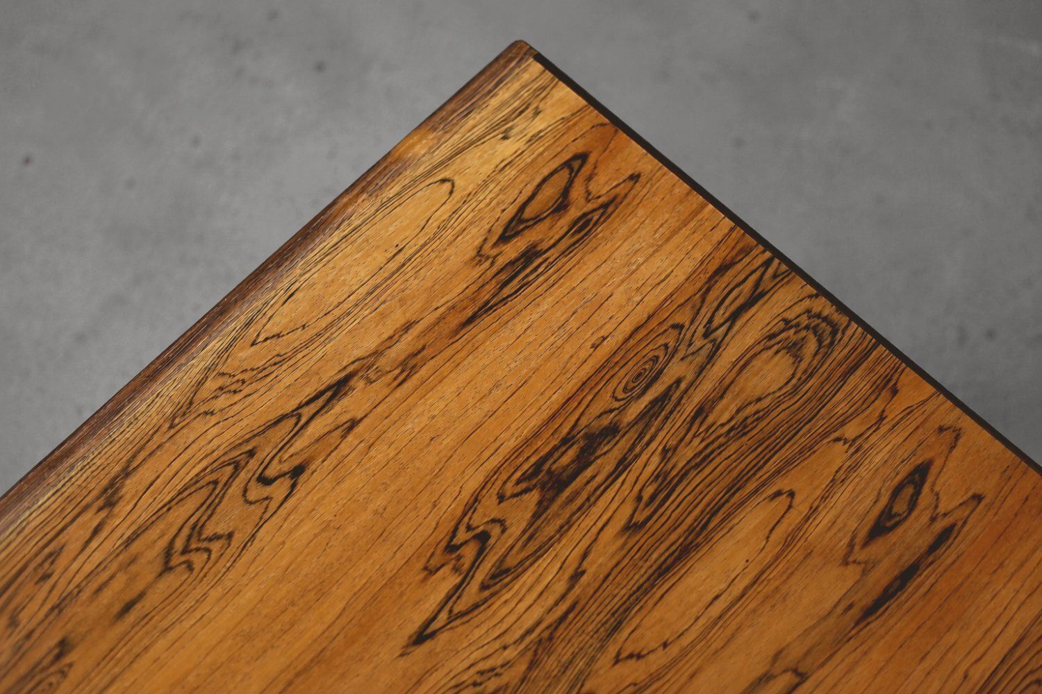 photo for sale Mid-Century Danish Modern Capella salontafel in Santos palissander door Illum Wikkelsø voor Niels Eilersen, jaren 1960