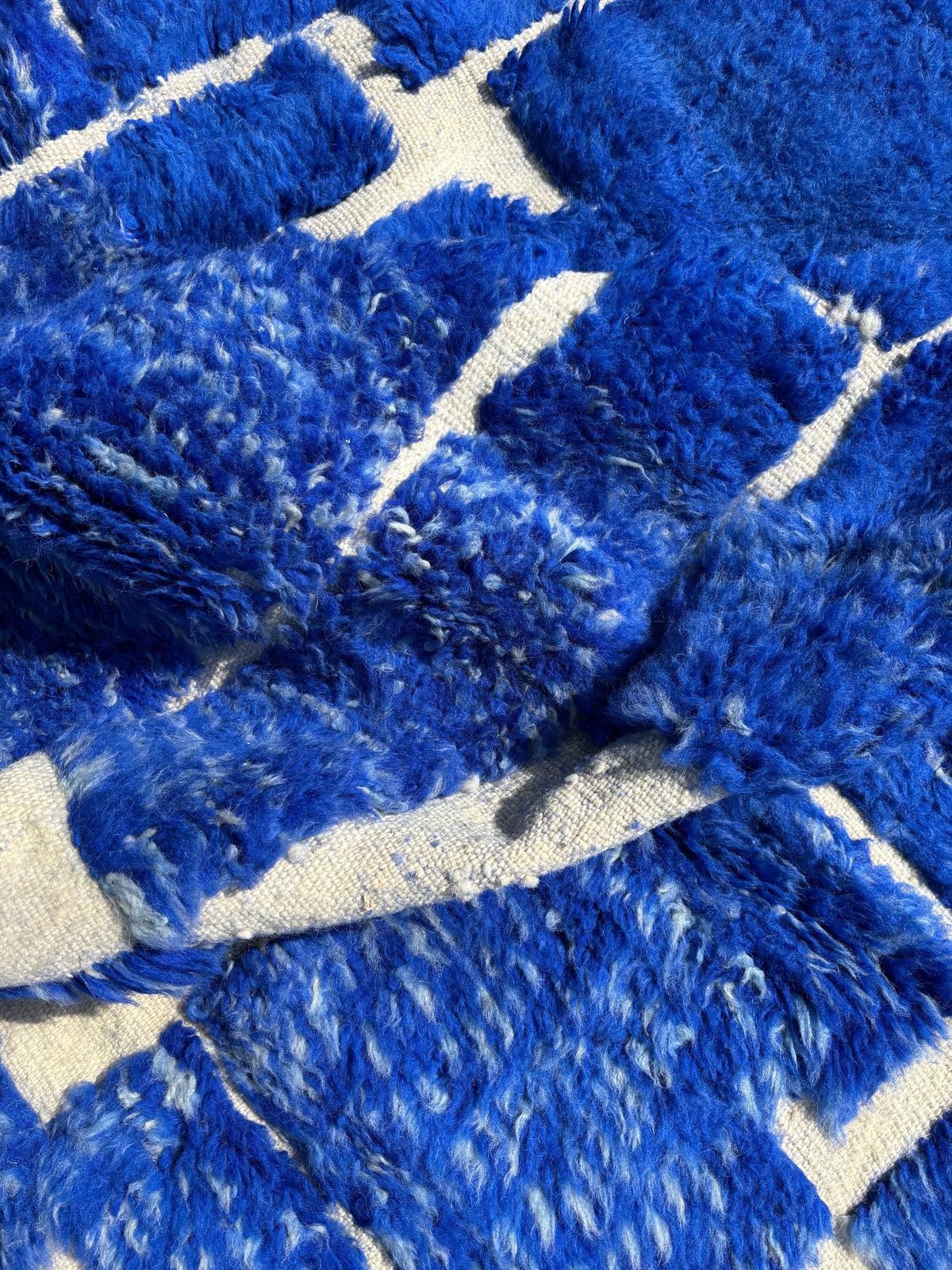 Blauwe Marokkaanse Mrirt-vloerkleed – Handgemaakt wollen vloerkleed 200x300 cm | Luxe Berber-vloerkleed | Eigentijds Marokkaans tapijt | Op maat voor uw interieur photo Textiel