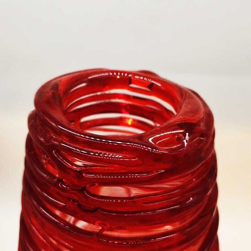 Mid-century vaas in handbewerkt Murano-glas van Sergio Costantini, gesigneerd op de bodem. Vervaardigd in Murano, Italië. photo Woonaccessoires