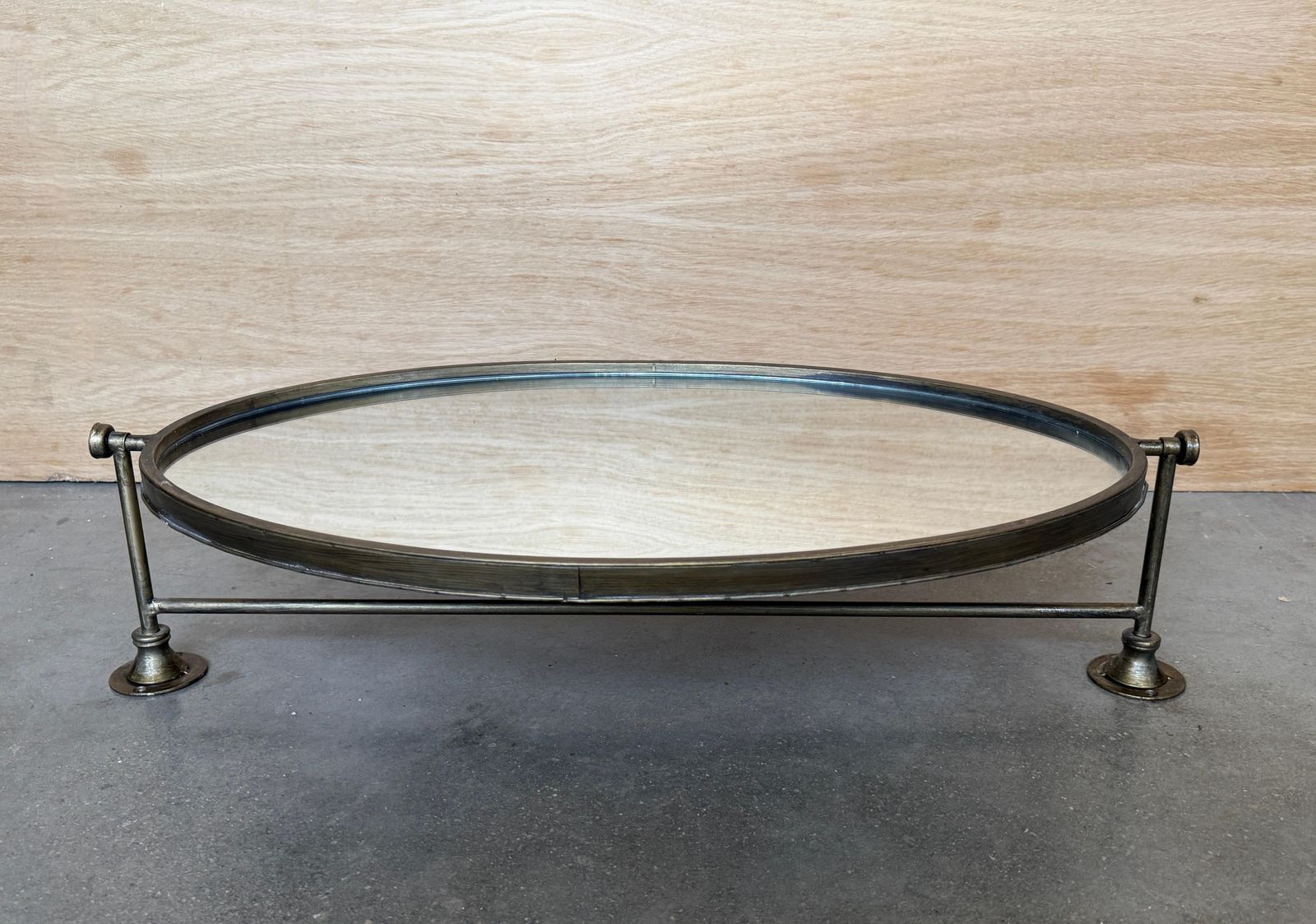 Miroir ovale basculant en laiton d'époque, convertible mural ou de table photo vinterior