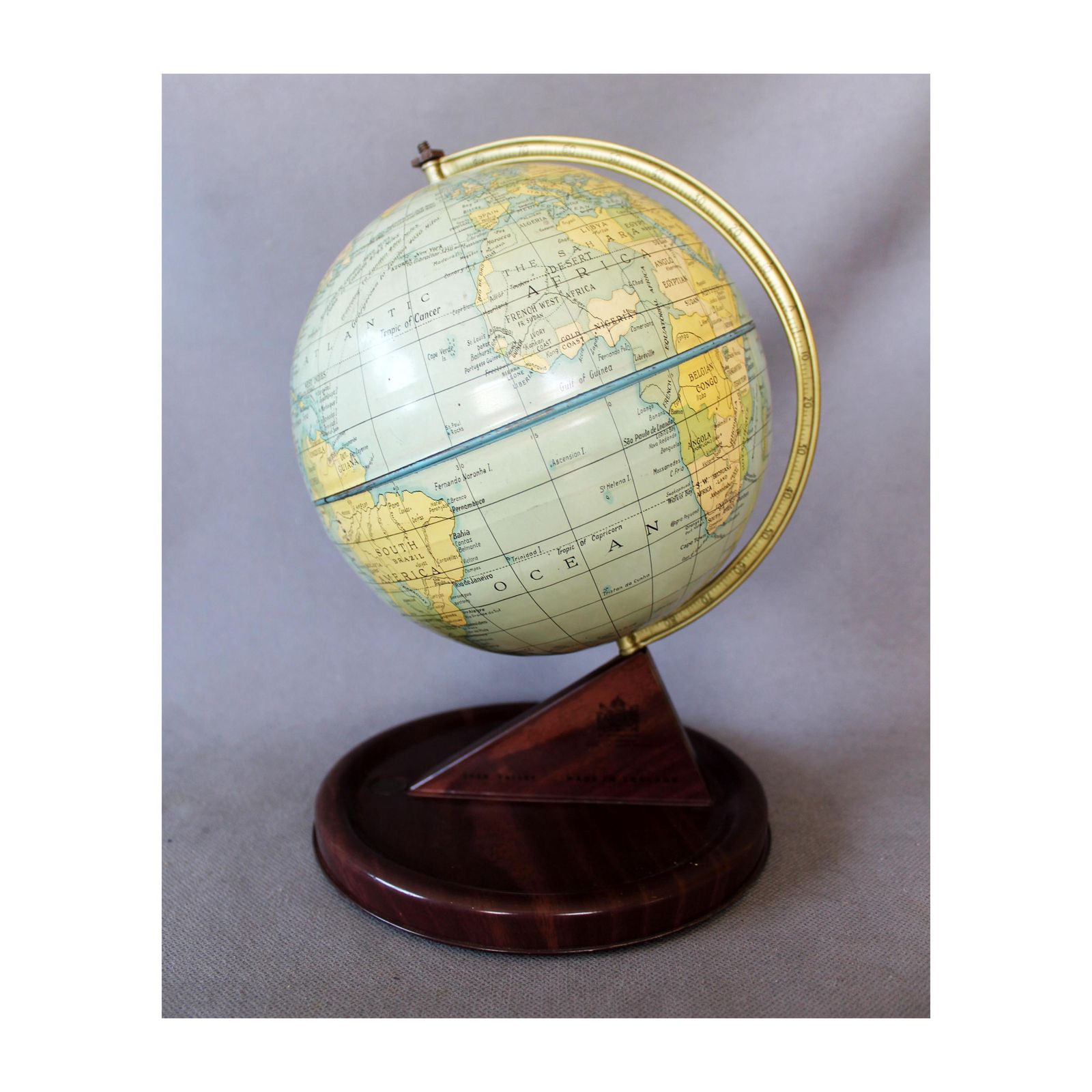 Globe terrestre vintage en métal, Chad Valley, 1947-1948, 28 cm de hauteur