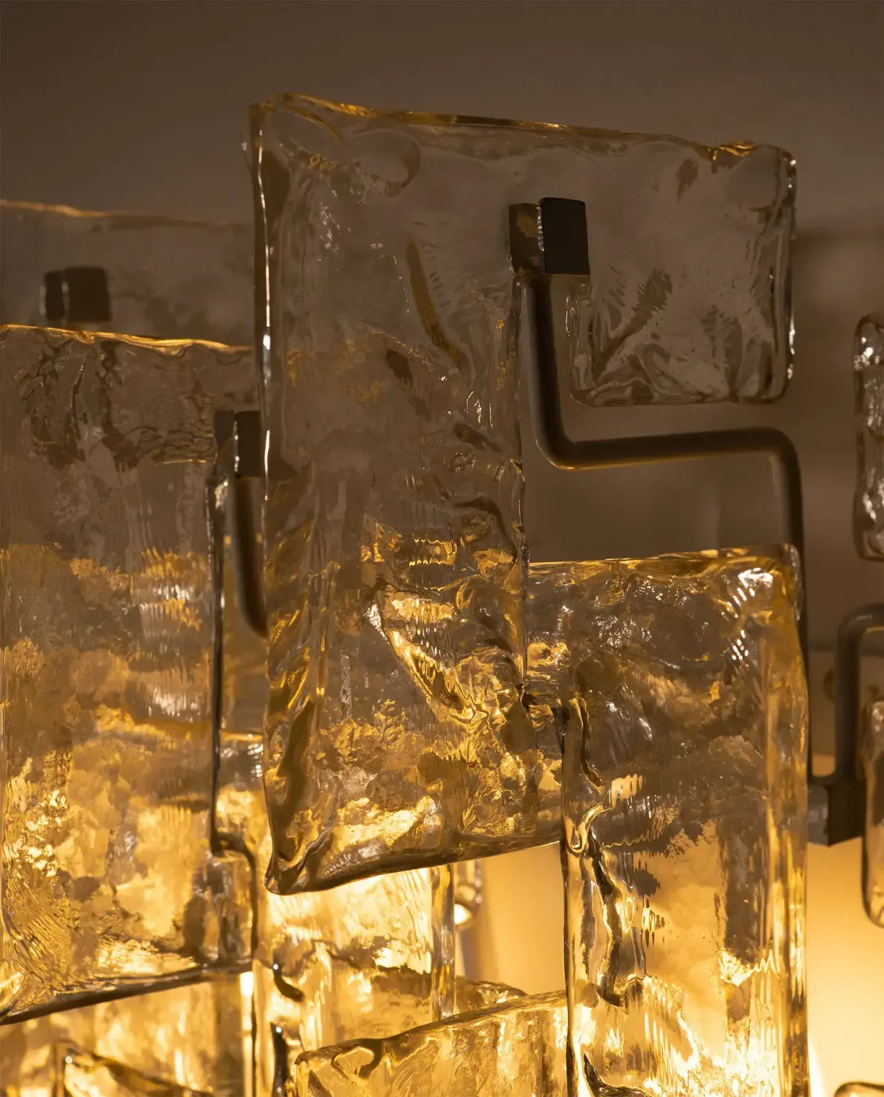 photo for sale Carlo Nason, Sculpturele Wandlamp van Kantglas, jaren 1970