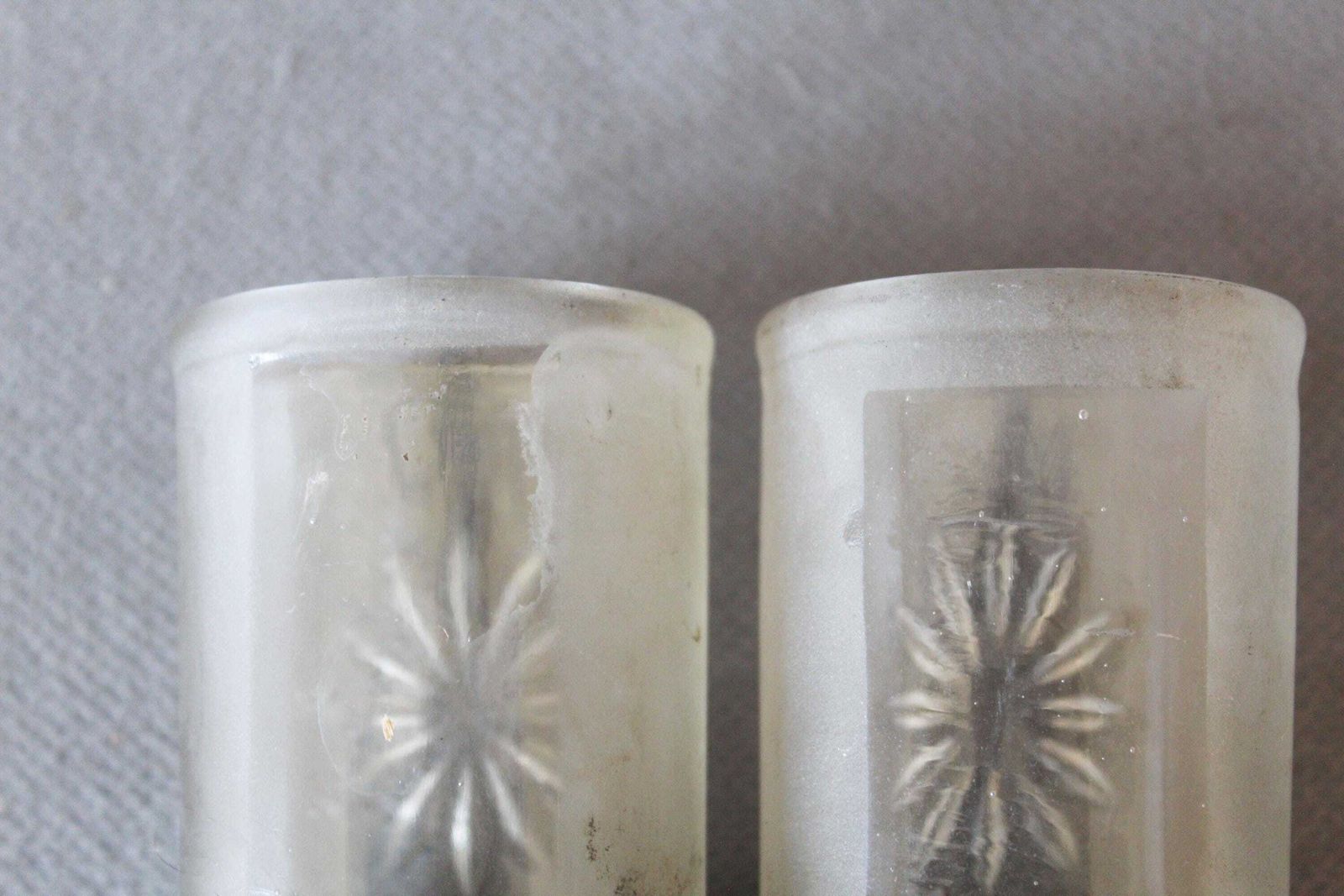 photo for sale Set van 2 glazen vaasjes voor op het autodashboard, bevroren glas, starburst-motief, inclusief beugels (gedeeltelijk), autovaasjes, klassieke auto/oldtimer