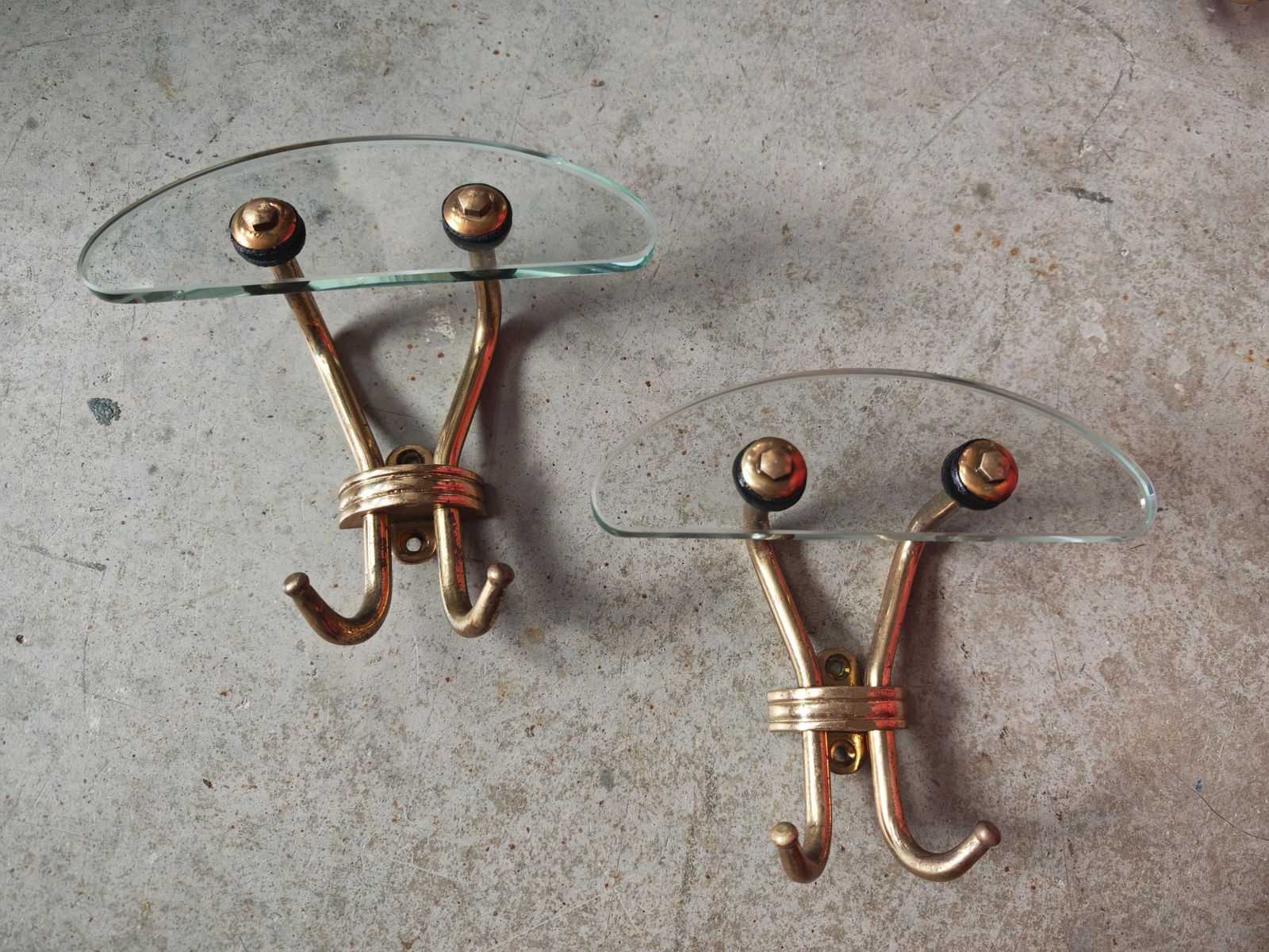 Mid-Century kapstokhaakjes, Murano-glas en messing, toegeschreven aan Pier Luigi Colli, Italië photo buy