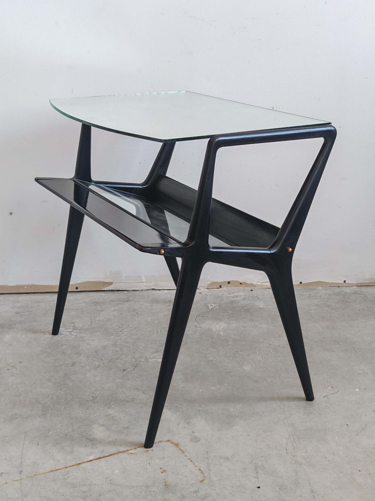 Mid-Century Modern bijzettafel met gespiegeld blad, toegeschreven aan Ico Parisi, Italië ca. jaren 1950 photo buy