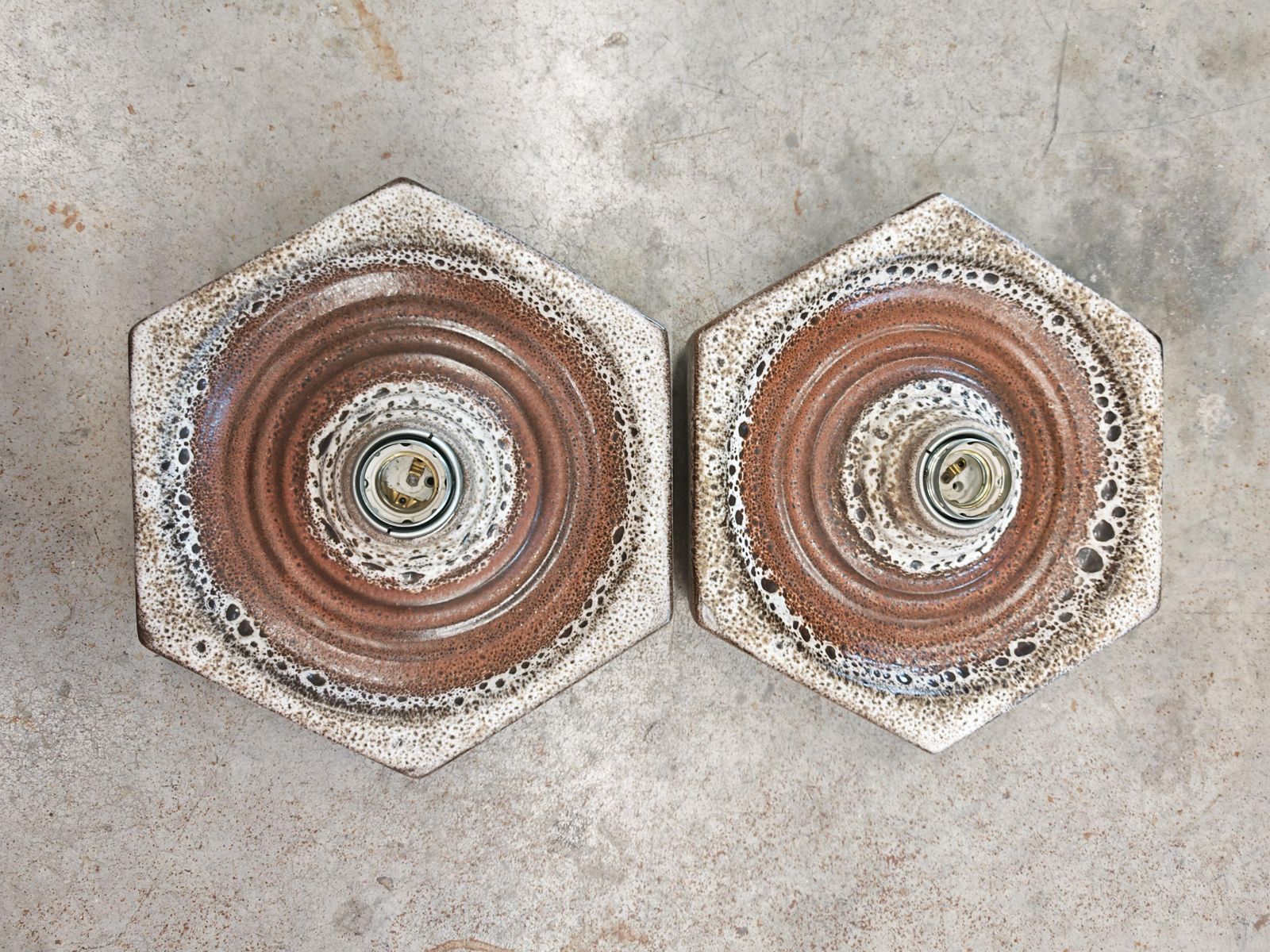 Paar Mid-Century Modern Hexagonale Fat Lava Wandlampen, West-Duitsland jaren 1970 photo vinterior
