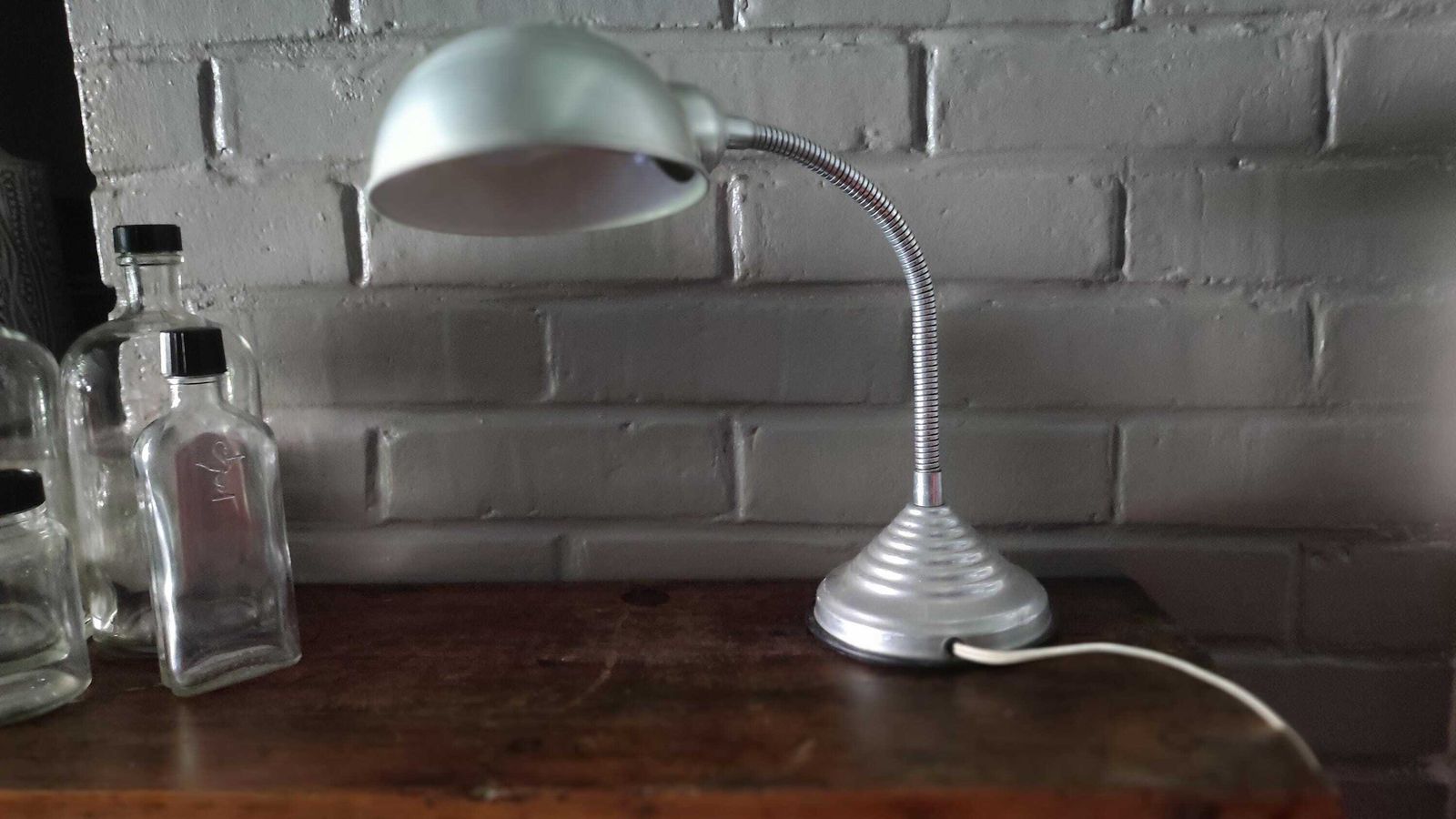 Lampe de bureau vintage industrielle à col de cygne Flexo photo Luminaires