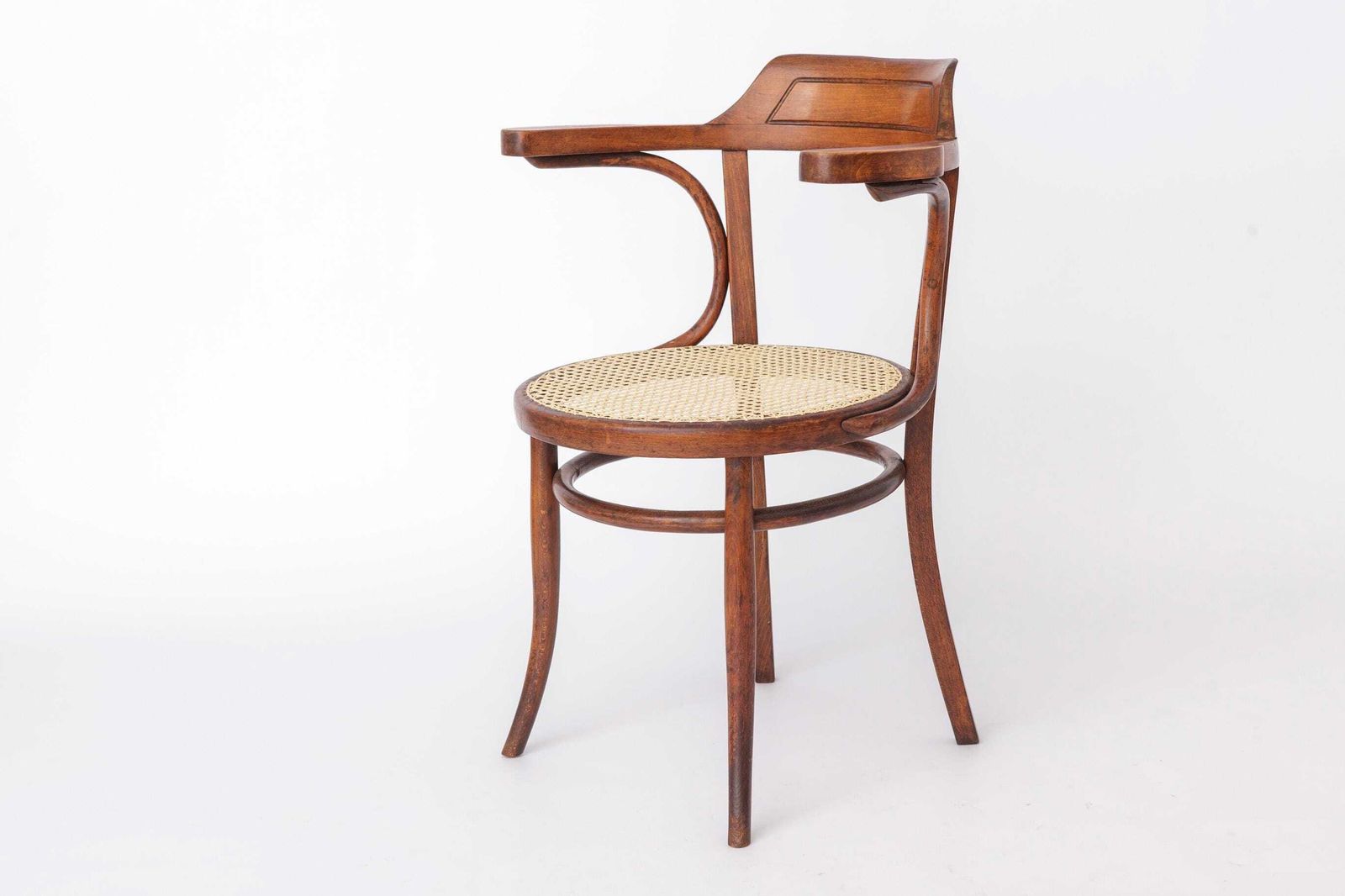 1 van 2 Vintage Bentwood Bureaustoel, jaren 1950 Oostenrijkse Stoel, Mid-Century Rieten Stoel, Gerestaureerde Beukenhouten Stoel photo Meubels