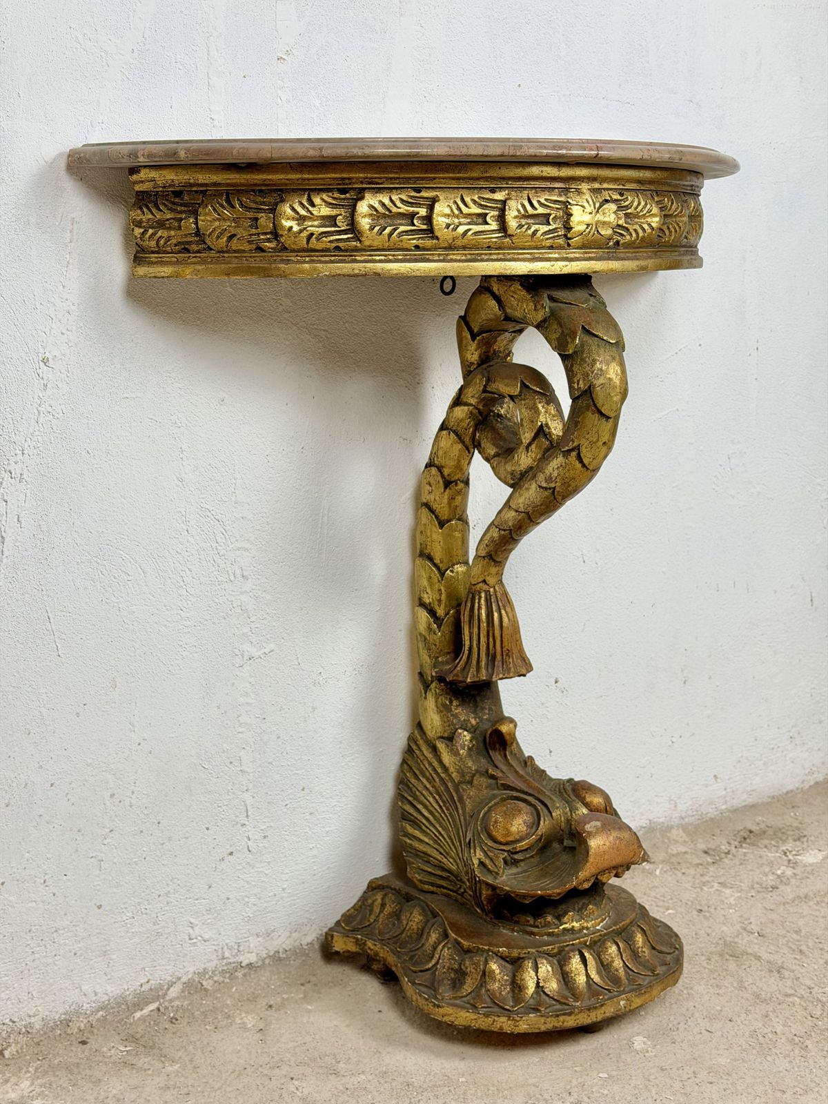 Italiaanse vergulde demi-lune tafel met marmeren blad, midden 20e eeuw photo 2180.0