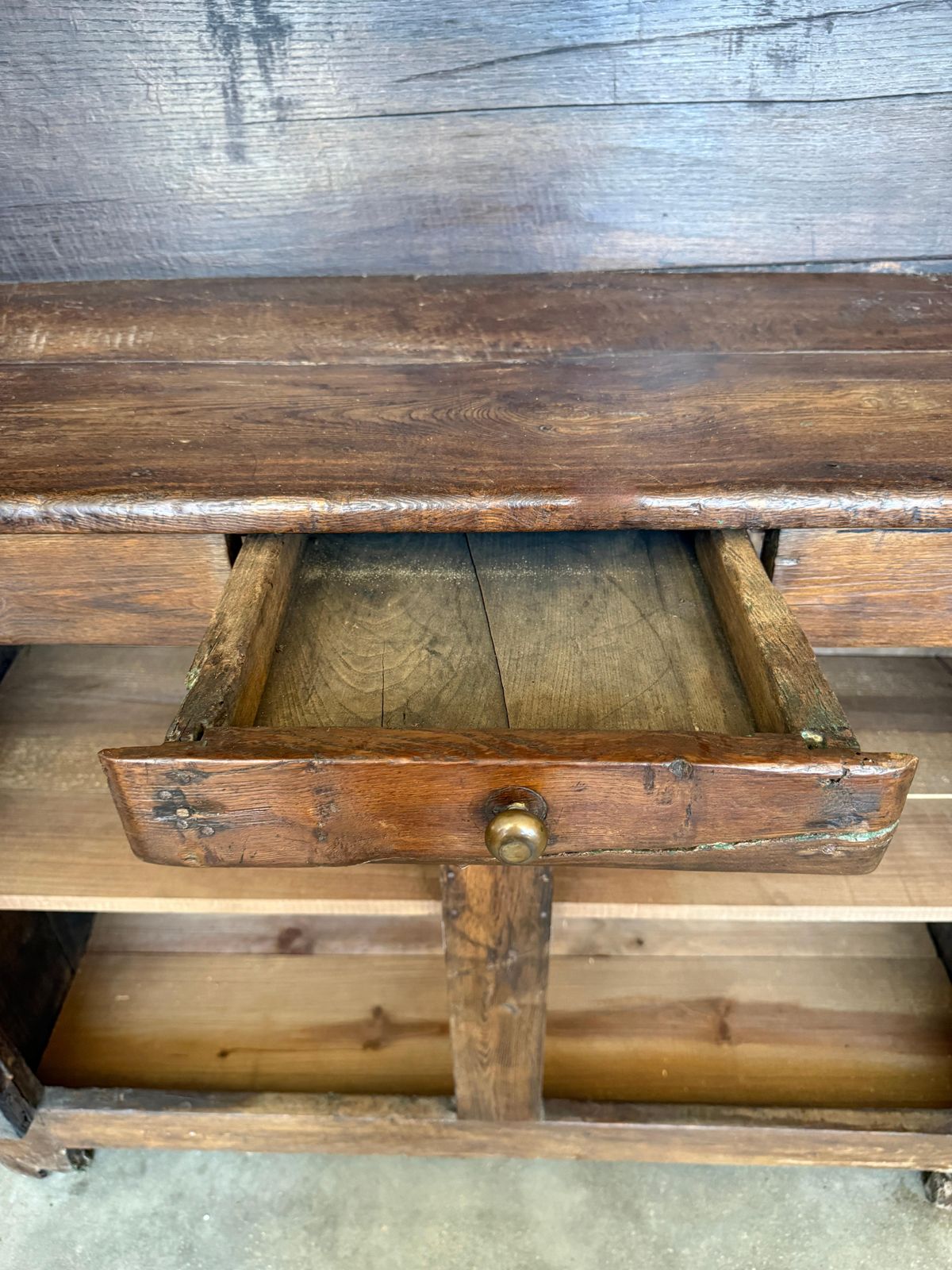 Mobilier Vaisselier rustique espagnol en bois massif, style campagne, avec portes vitrées photo