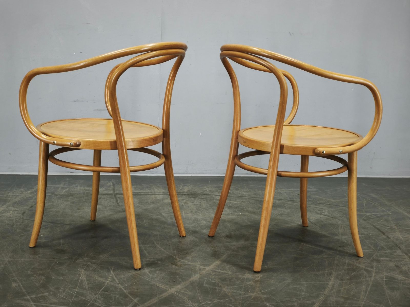 Ton Model 209 Bentwood eetkamerfauteuils, Tsjechië, jaren 2000 photo buy