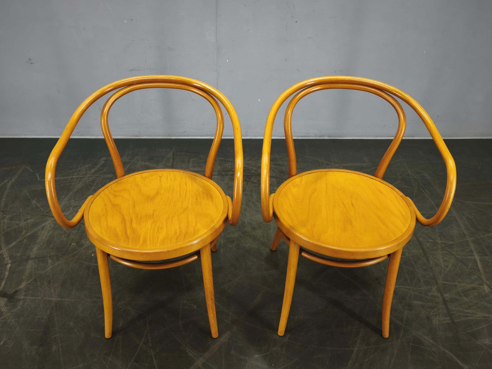 photo vinterior Ton Model 209 Bentwood eetkamerfauteuils, Tsjechië, jaren 2000