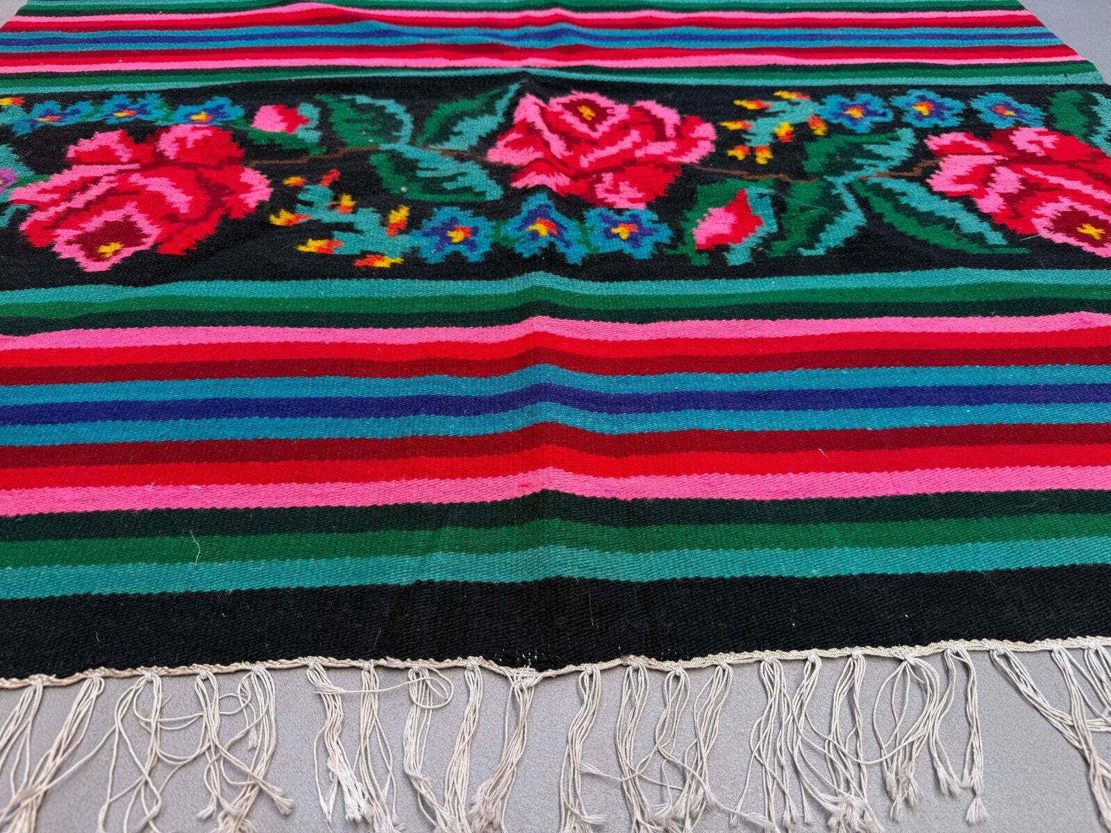 Vintage Moldovan Square Kilim 130x135 Cm Kelim Wool Rug Medium 2549 photo vinterior
