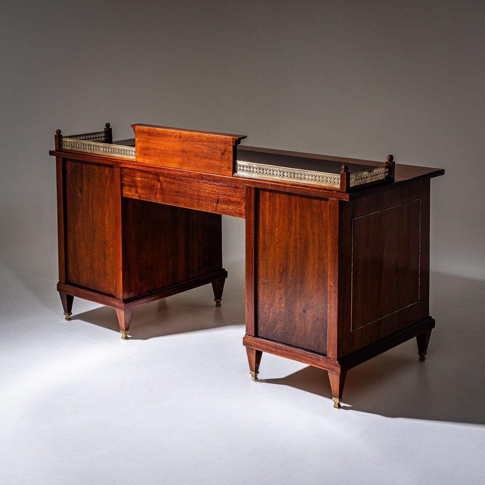 photo furniture Empire stijl bureau, 19e eeuw